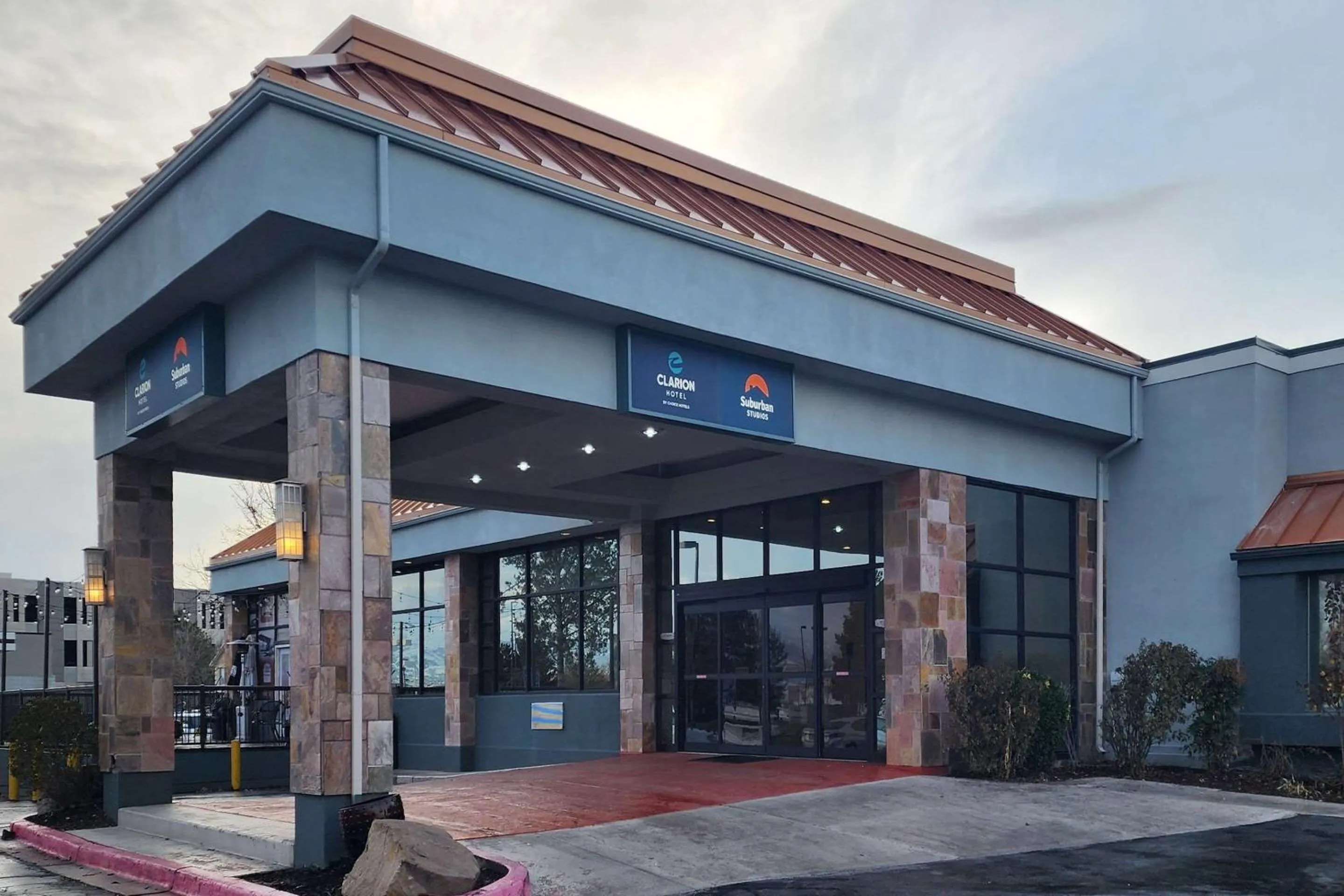 Property building in Clarion Inn Salt Lake City Airport