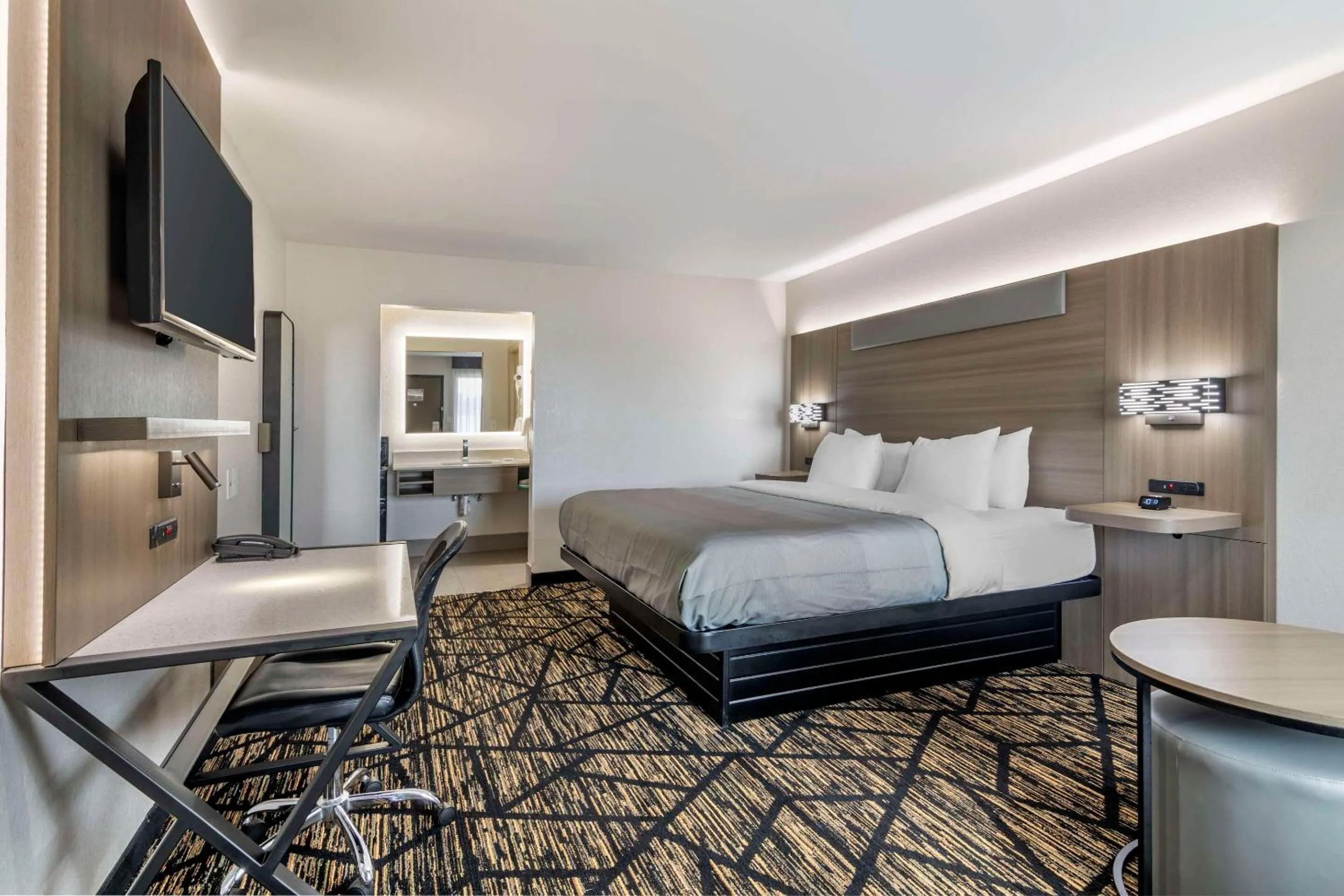 Bedroom, Bed in Quality Inn & Suites Athens University Area