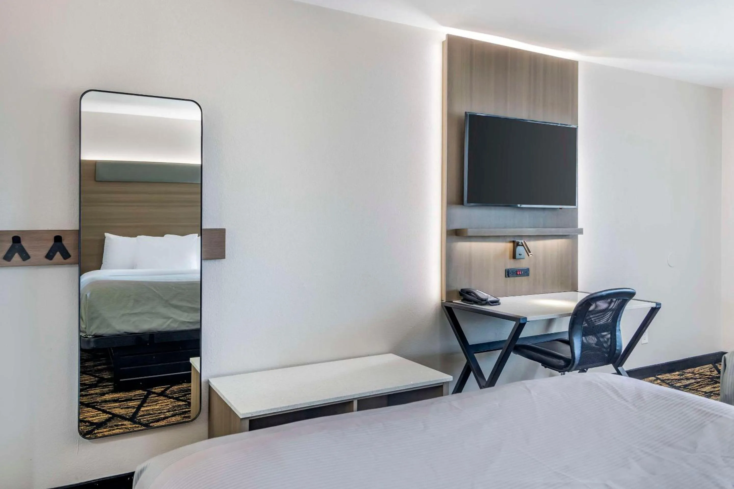 Bedroom, Bed in Quality Inn & Suites Athens University Area