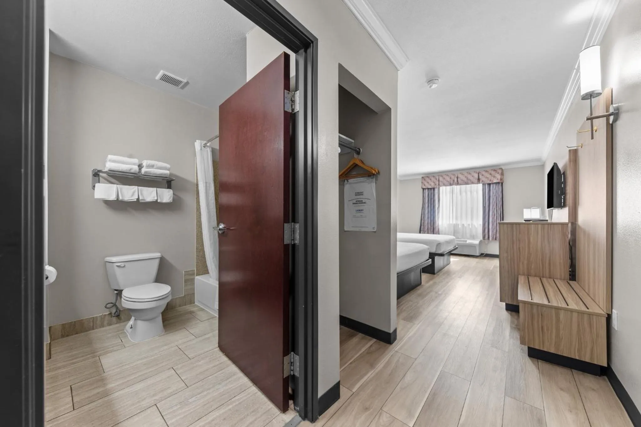 Bedroom, Bed in Days Inn by Wyndham Salado