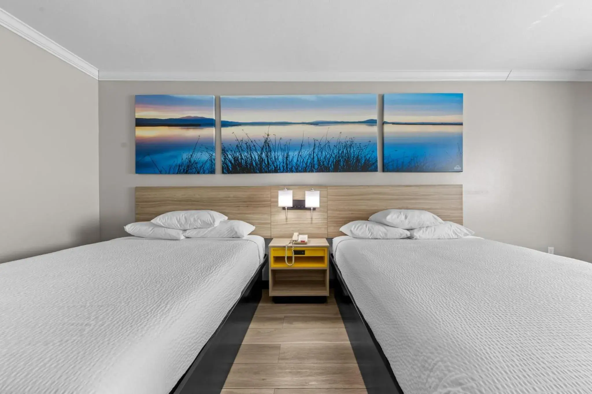 Queen Room with Two Queen Beds and Bath Tub - Mobility Accessible/Non-Smoking in Days Inn by Wyndham Salado Queen Room with Two Queen Beds and Bath Tub - Mobility Accessible/Non-Smoking in Days Inn by Wyndham Salado