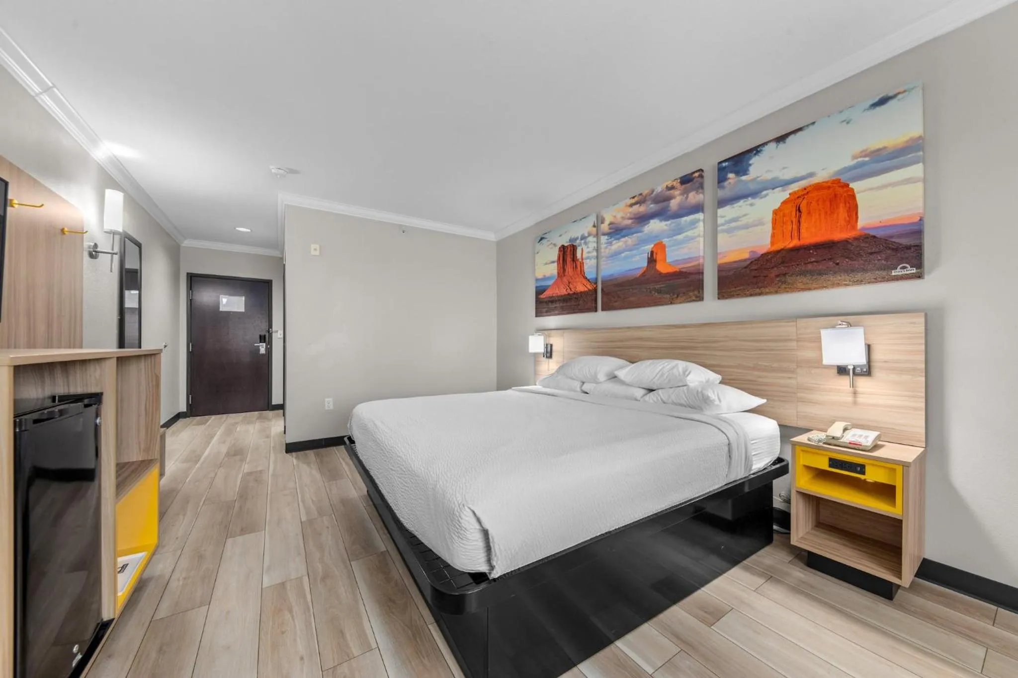 Bedroom, Bed in Days Inn by Wyndham Salado