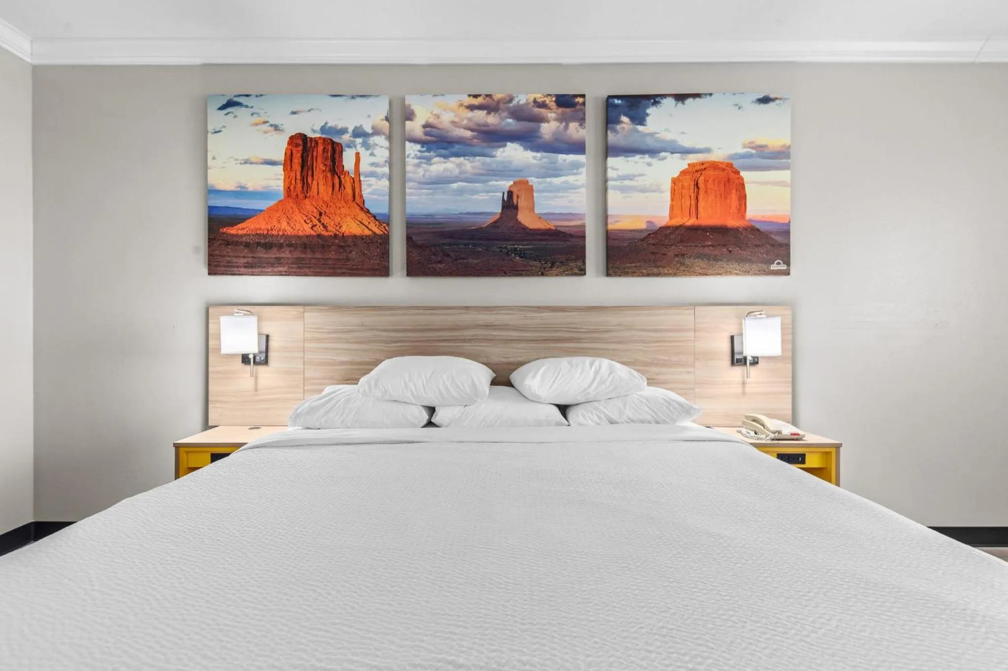 Bedroom, Bed in Days Inn by Wyndham Salado