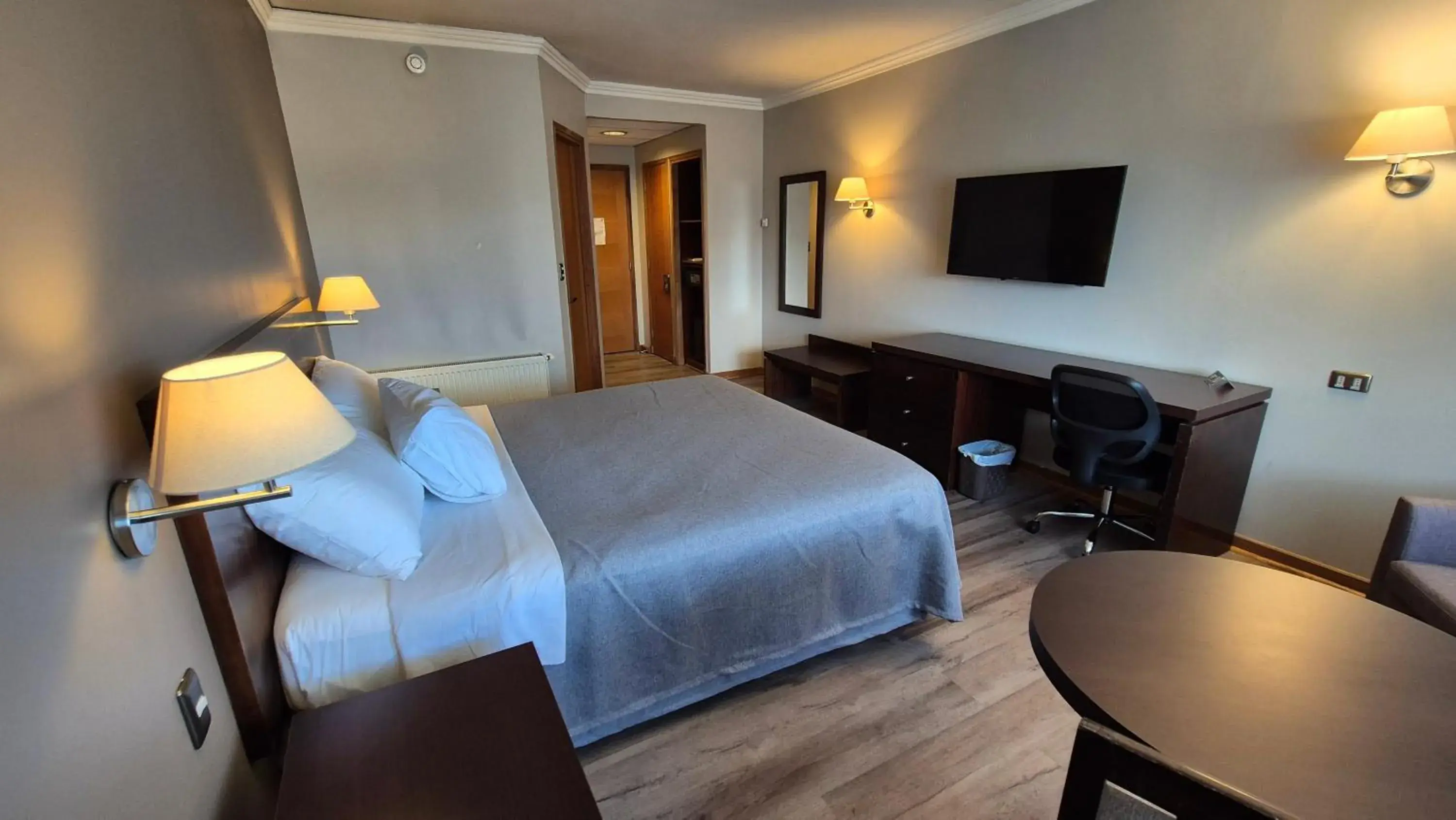 Queen Room - single occupancy in Hotel Diego de Almagro Coyhaique Queen Room - single occupancy in Hotel Diego de Almagro Coyhaique