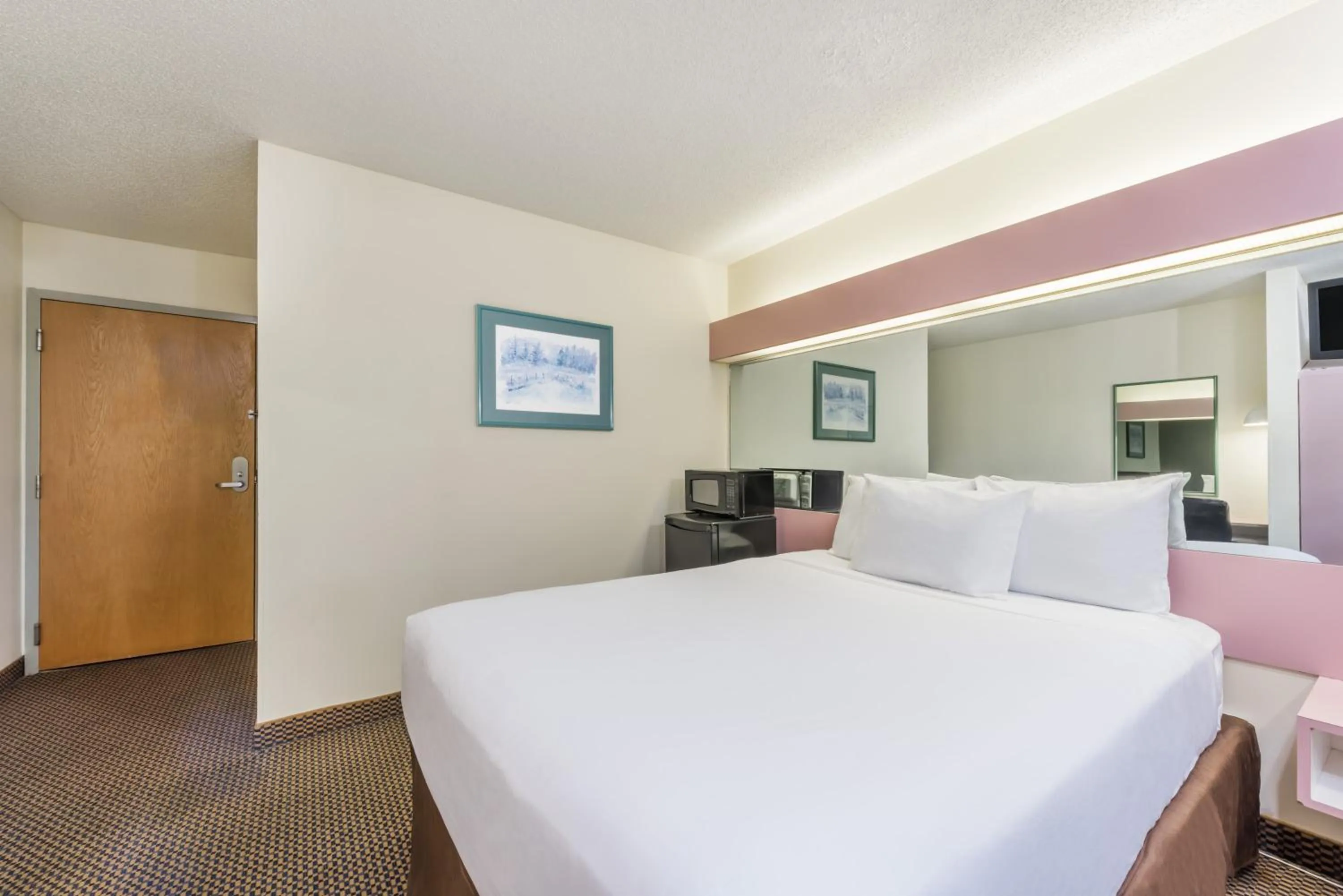 Bed in Knights Inn Allentown