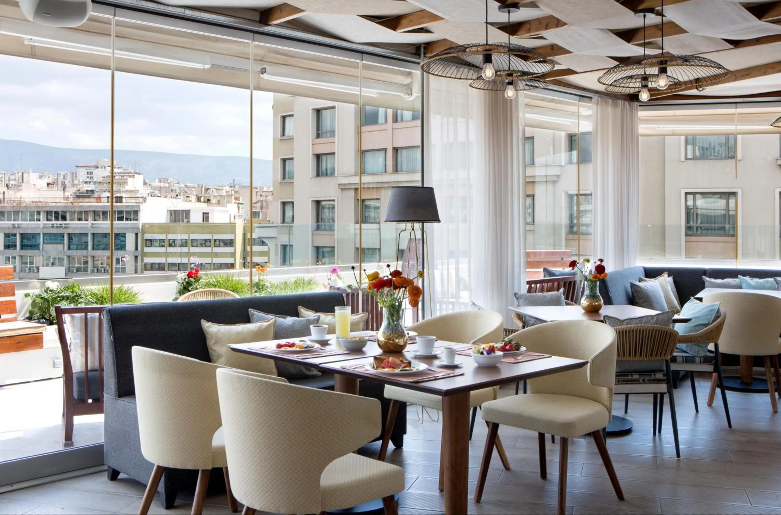 Restaurant/places to eat in Zeus Essence Wyndham Athens Residence