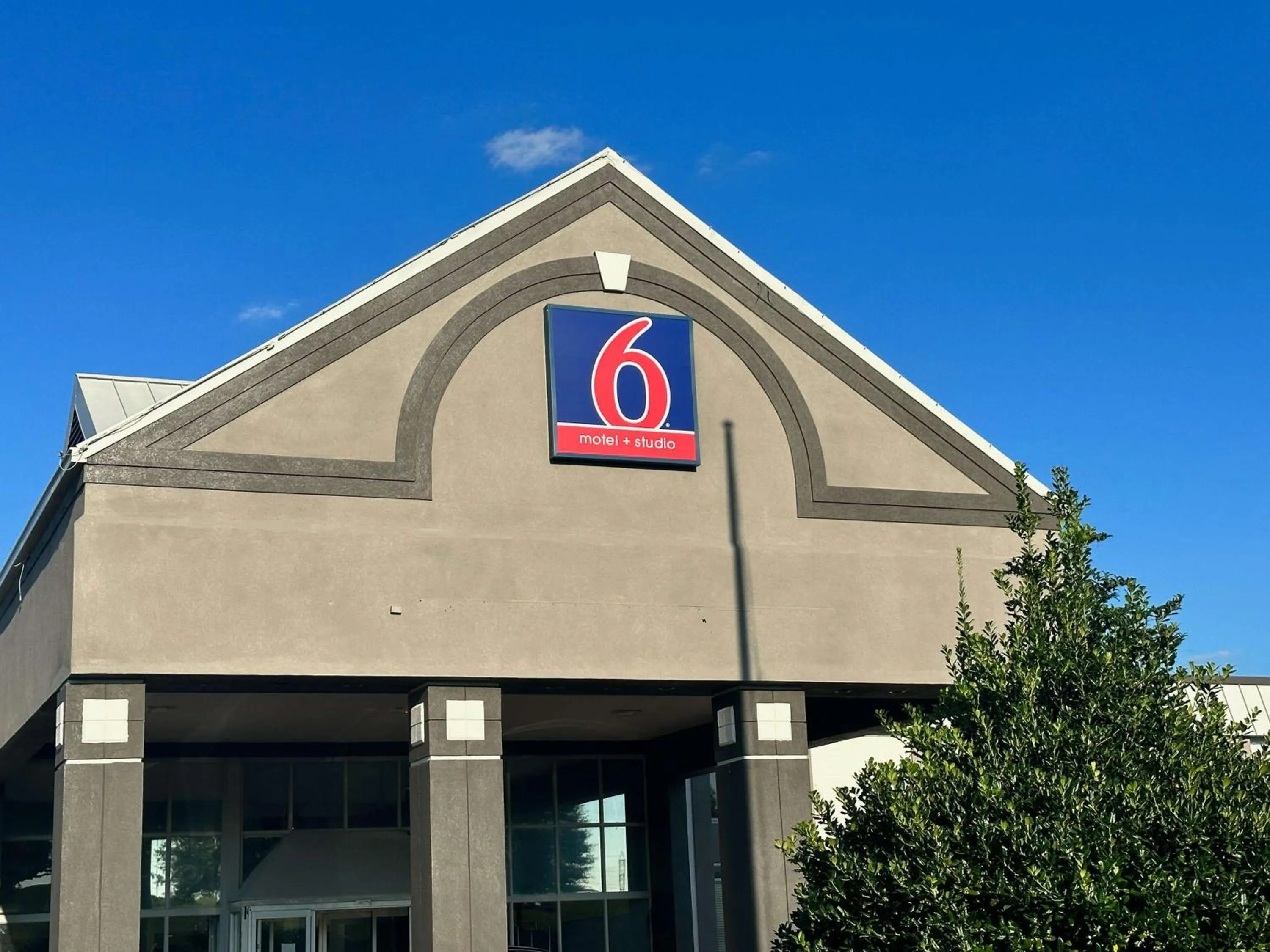 Property building in Motel 6 Rock Hill SC