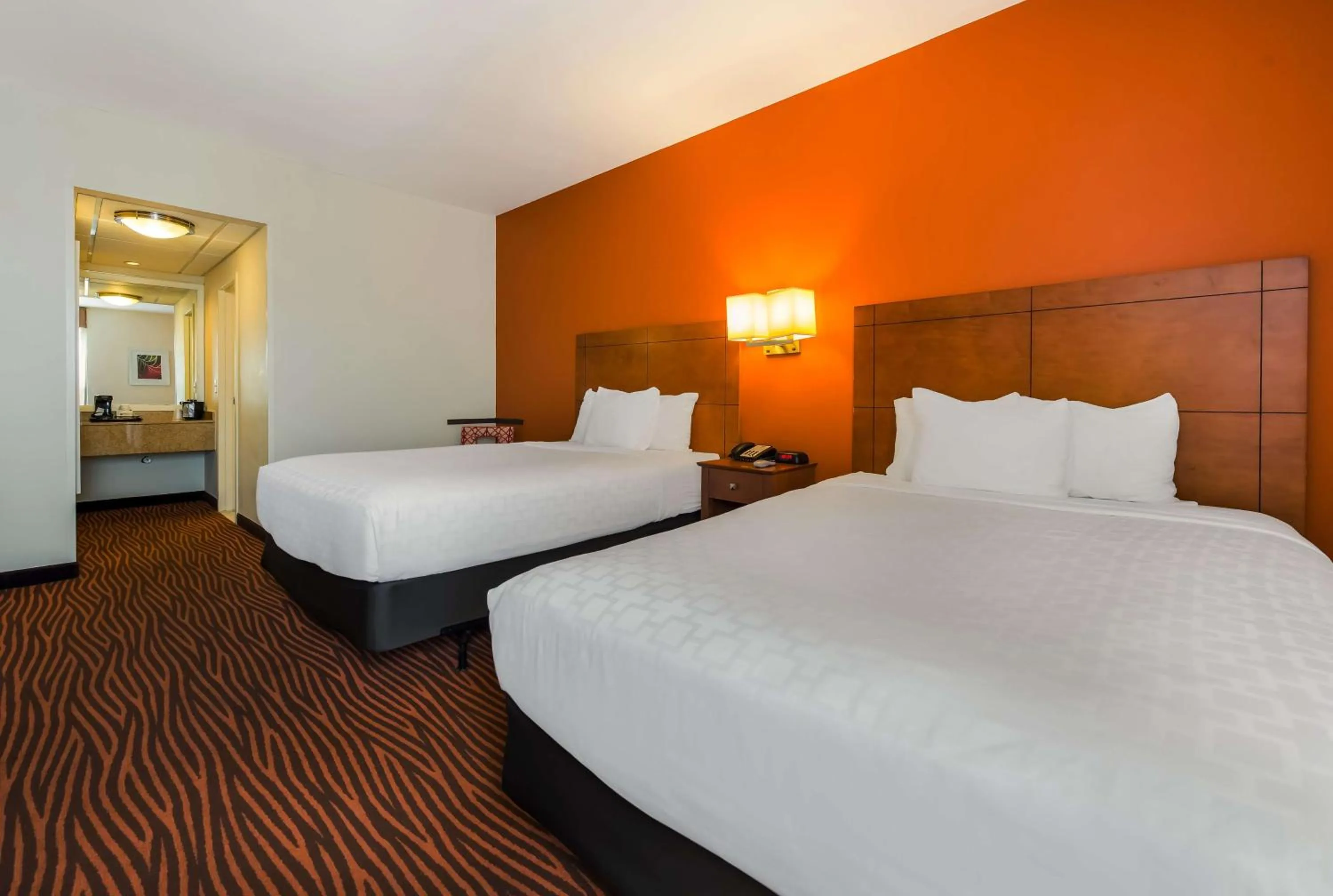 Bedroom, Bed in Best Western Executive Hotel New Haven-West Haven