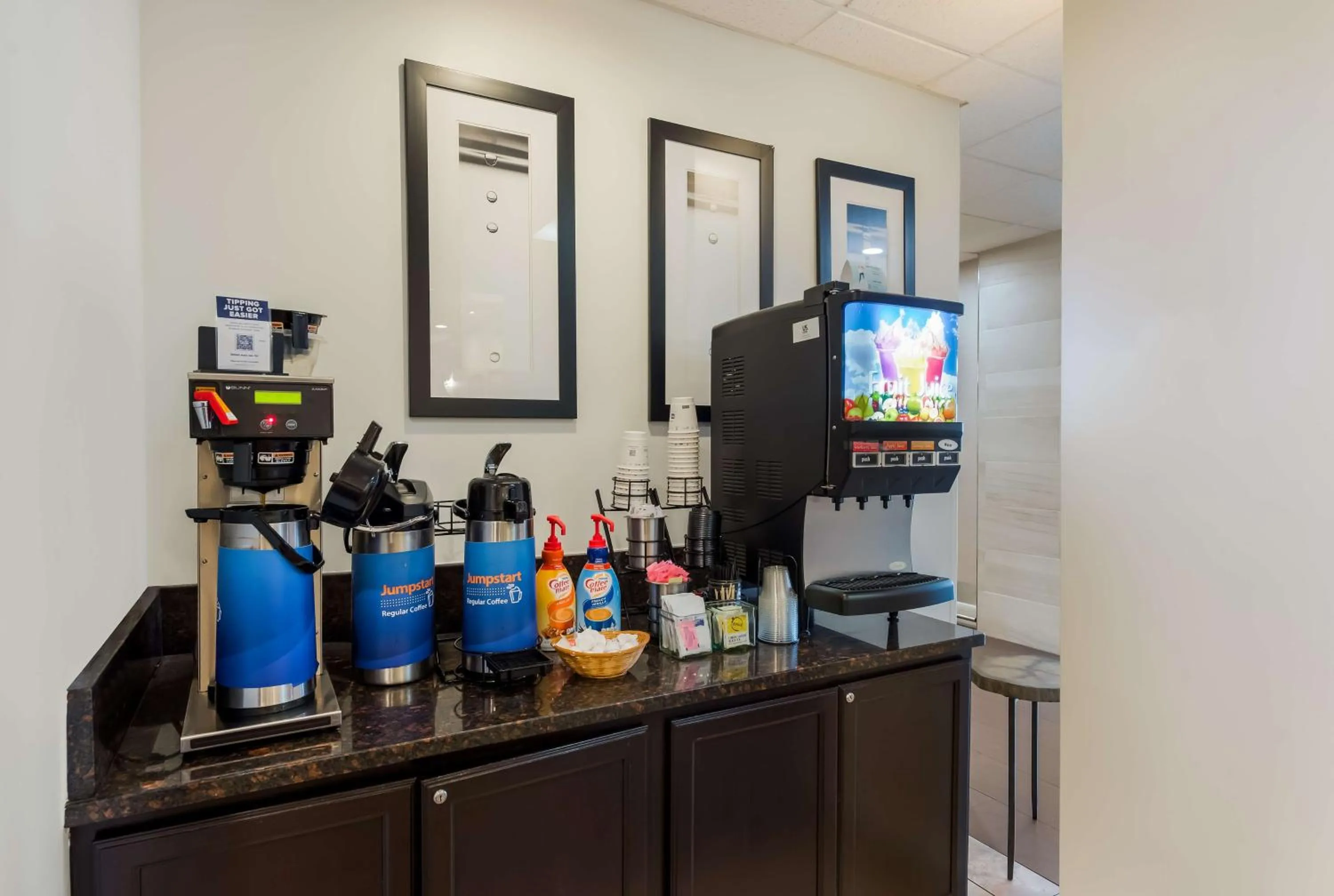 Restaurant/places to eat in Best Western Executive Hotel New Haven-West Haven