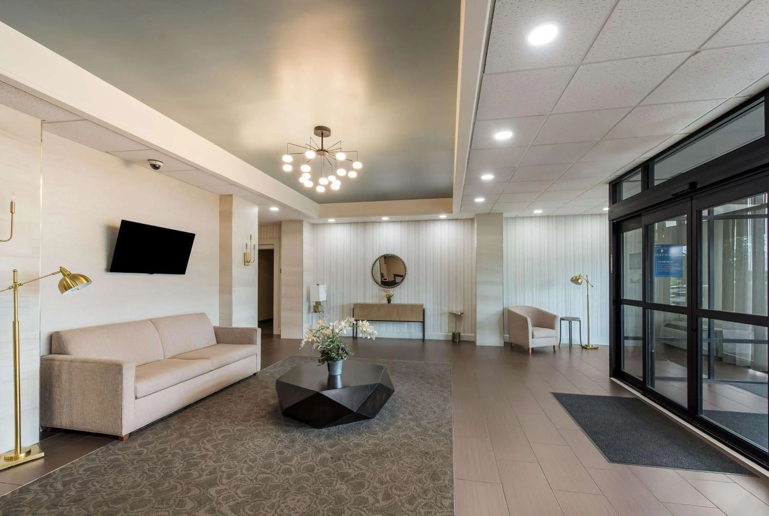 Lobby or reception in Best Western Executive Hotel New Haven-West Haven