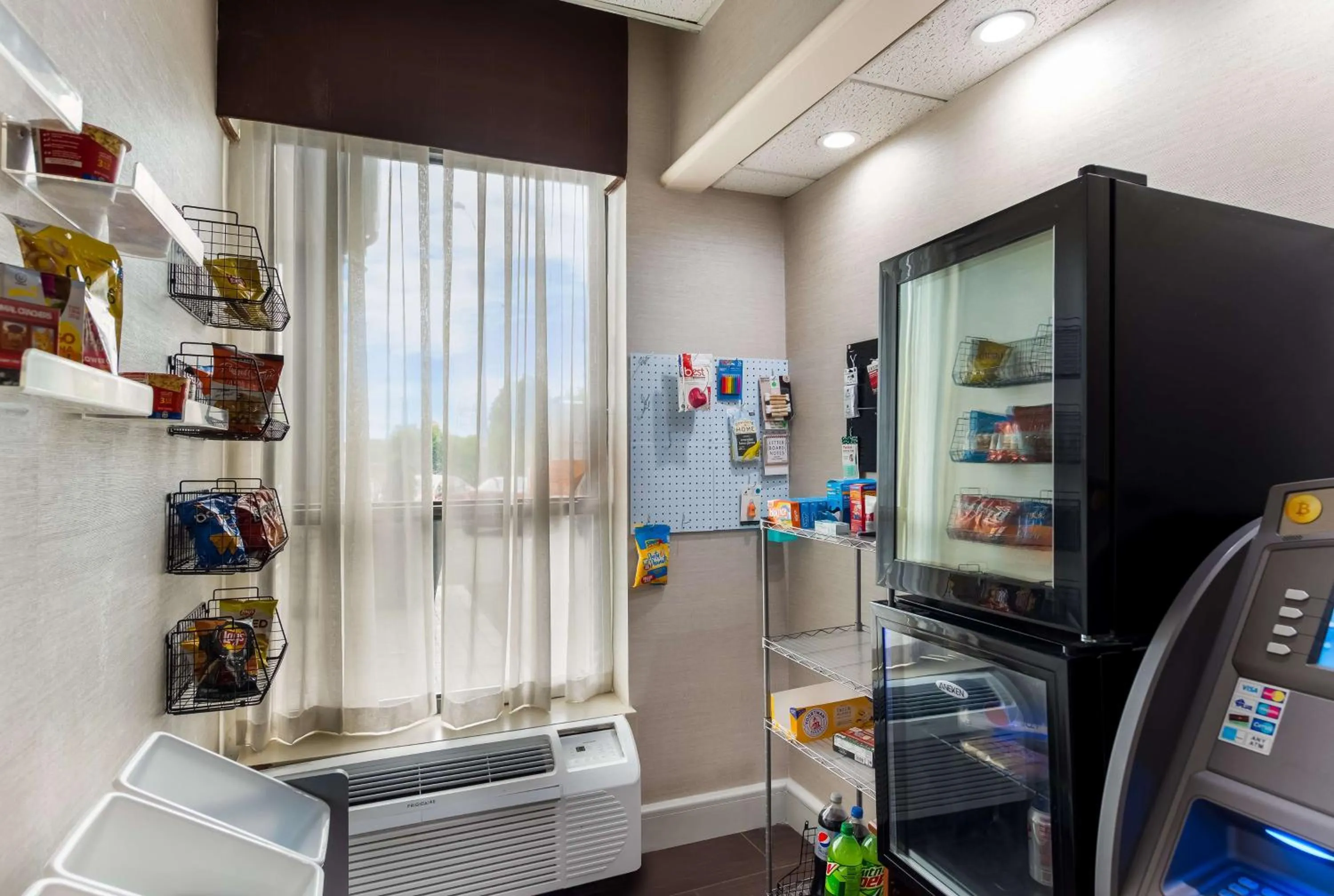 Property building in Best Western Executive Hotel New Haven-West Haven