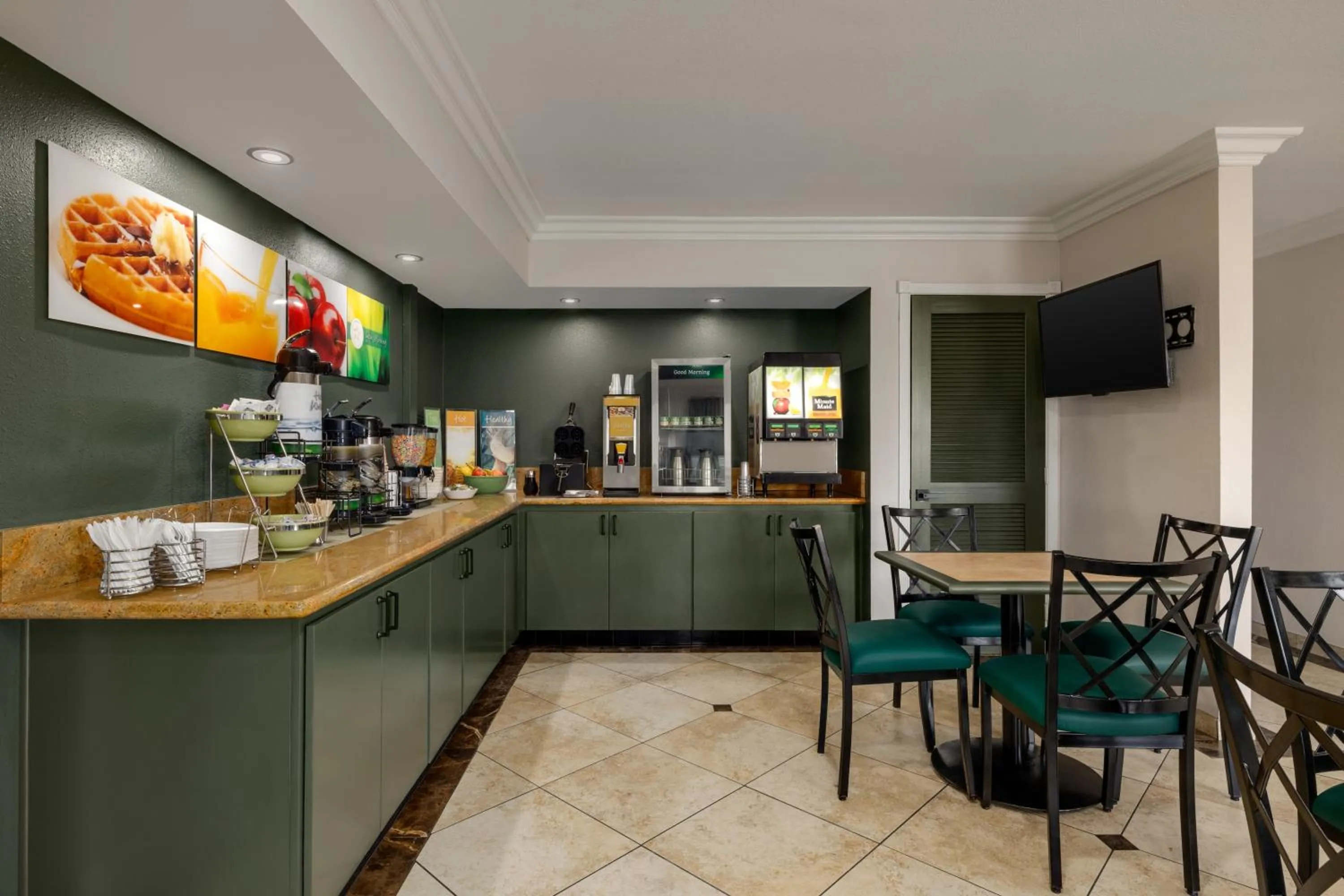 Property building in Quality Inn Lake Elsinore I-15