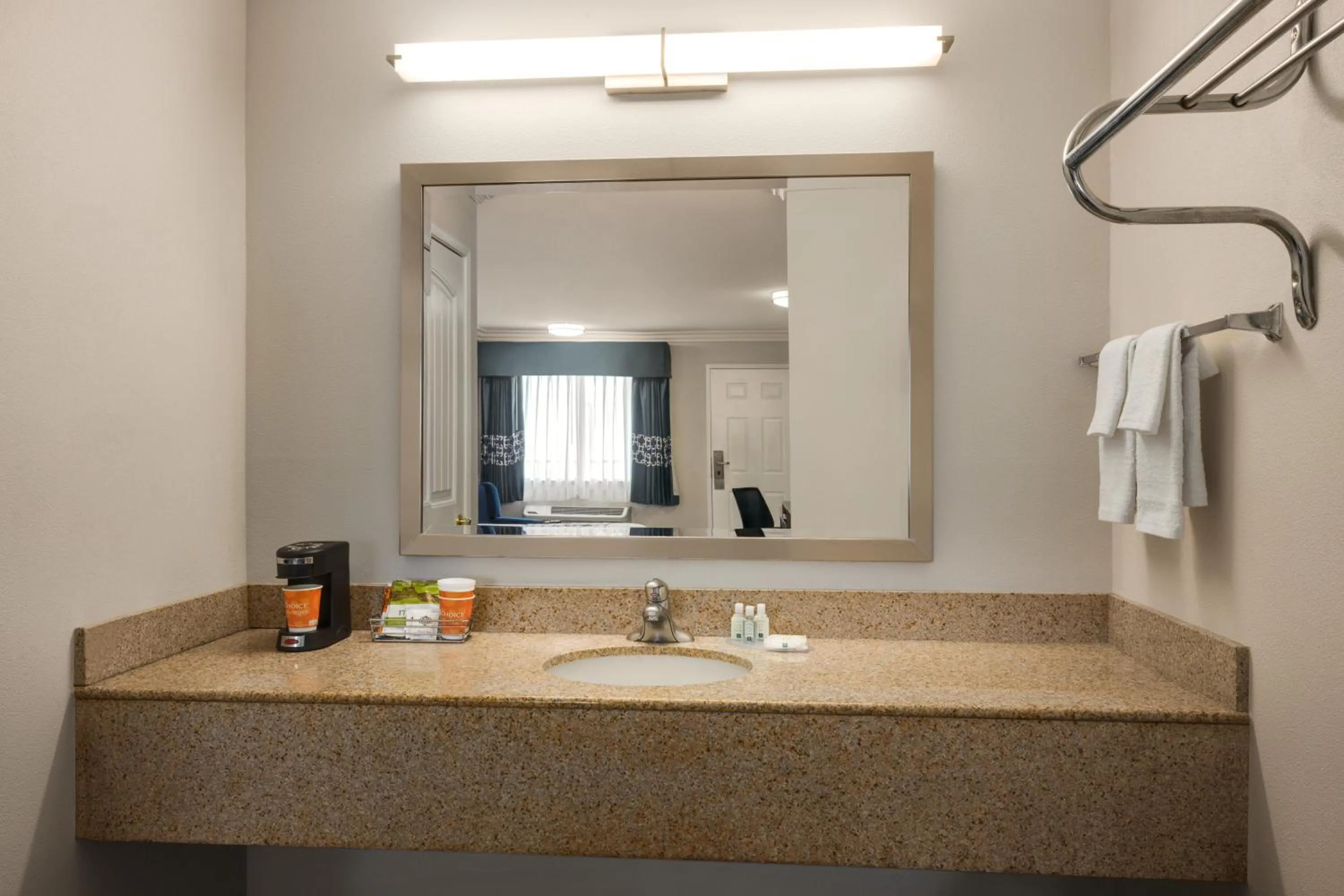 Bathroom in Quality Inn Lake Elsinore I-15