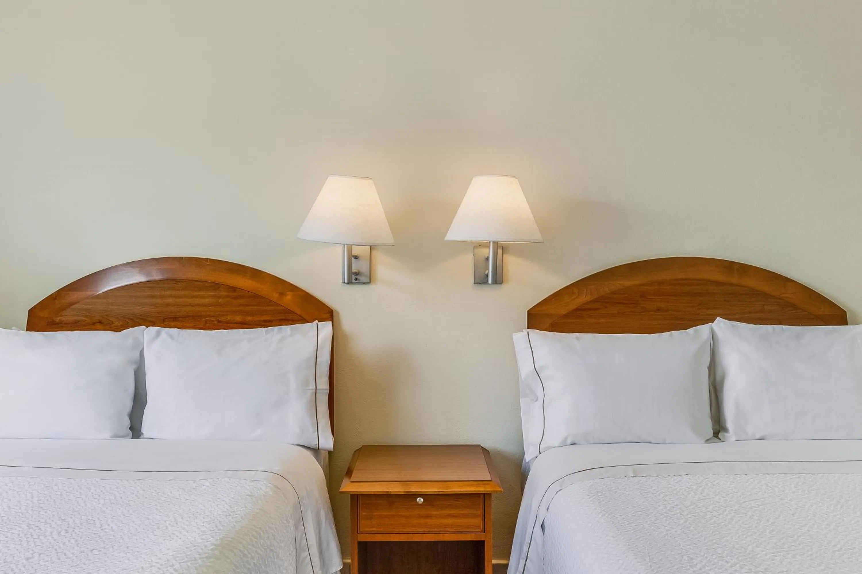 Bedroom, Bed in Fiesta Inn Colima