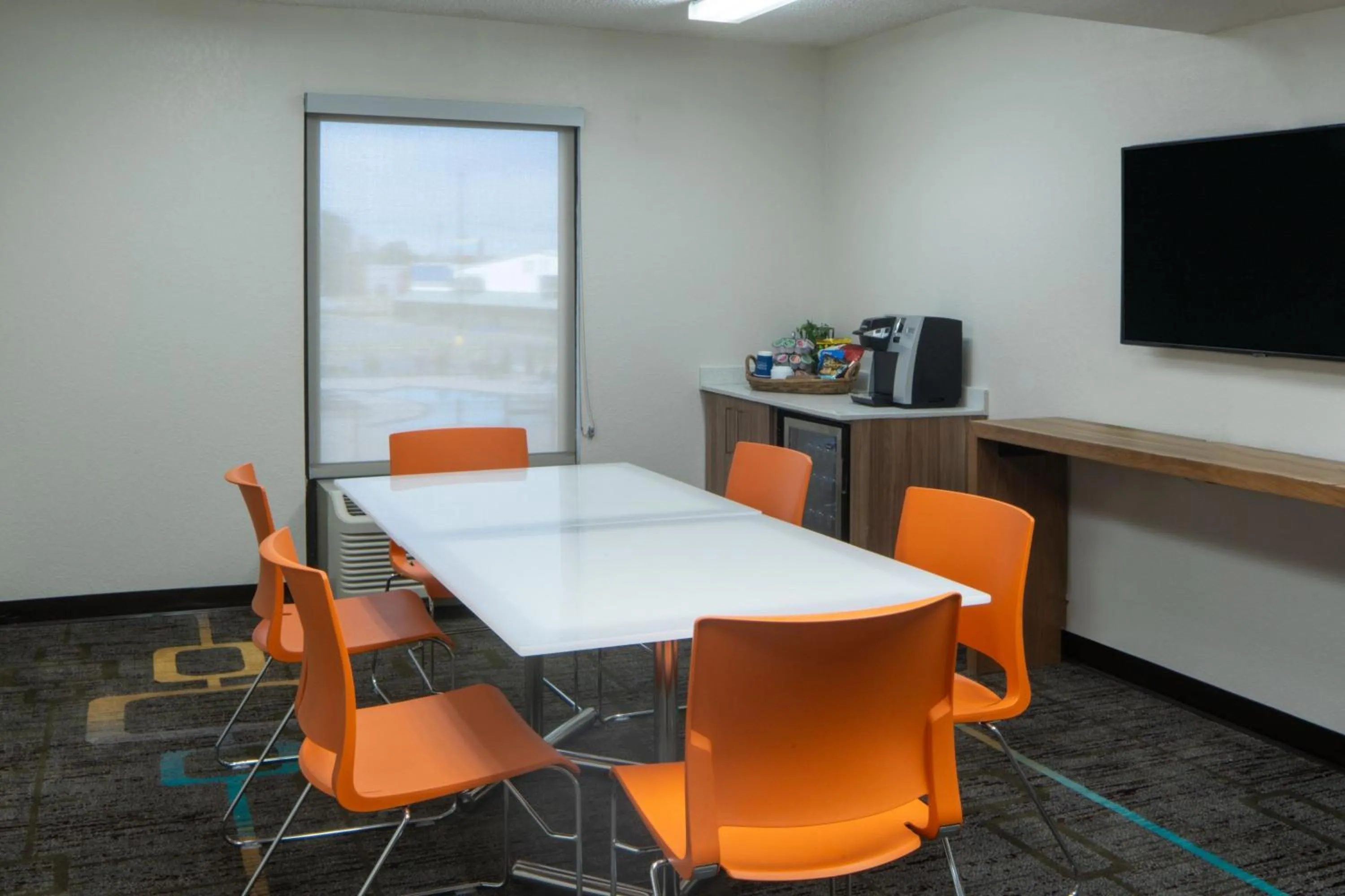 Meeting/conference room in Avalon Hotel & Suites Alexandria