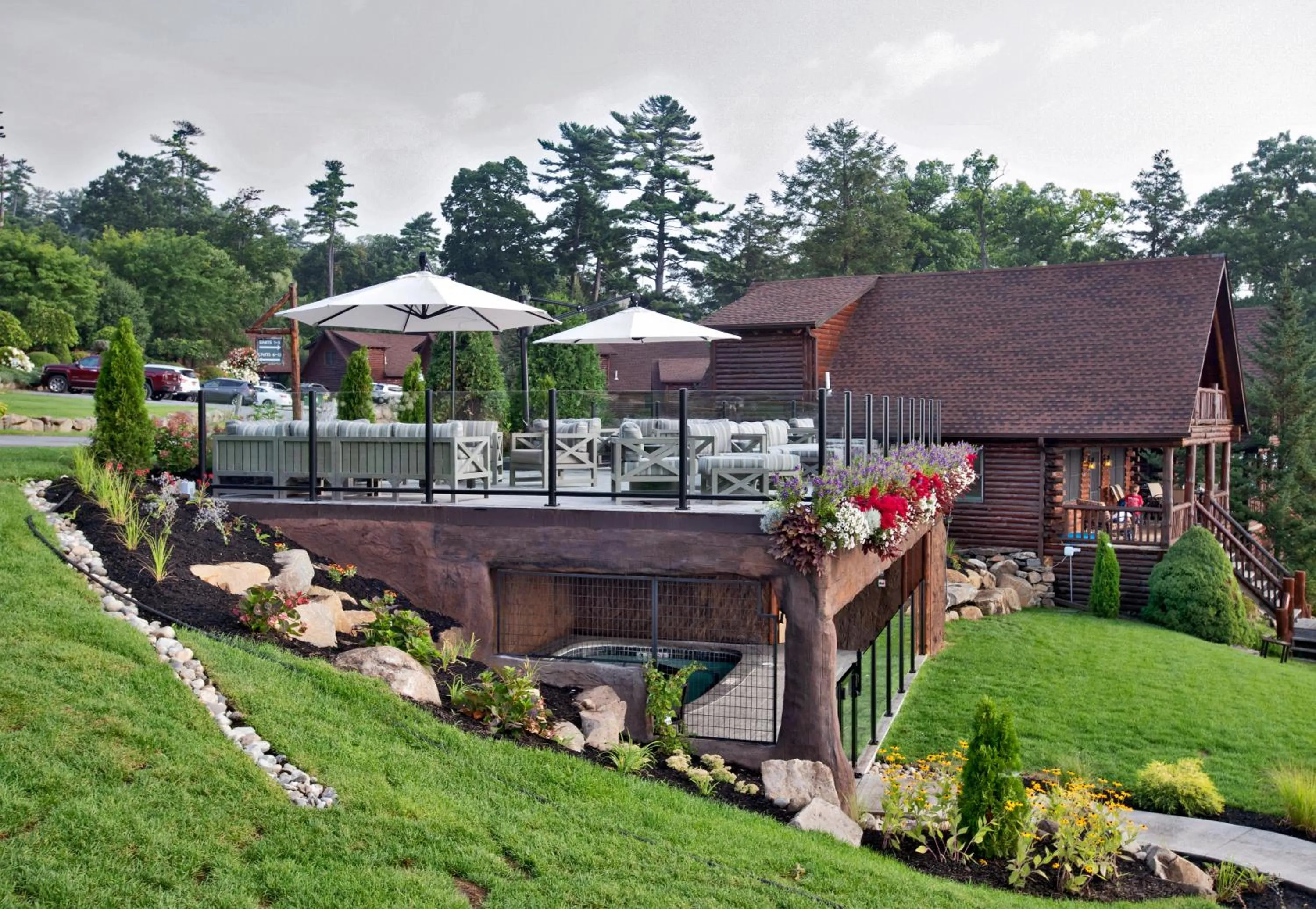 Garden in The Lodges at Cresthaven