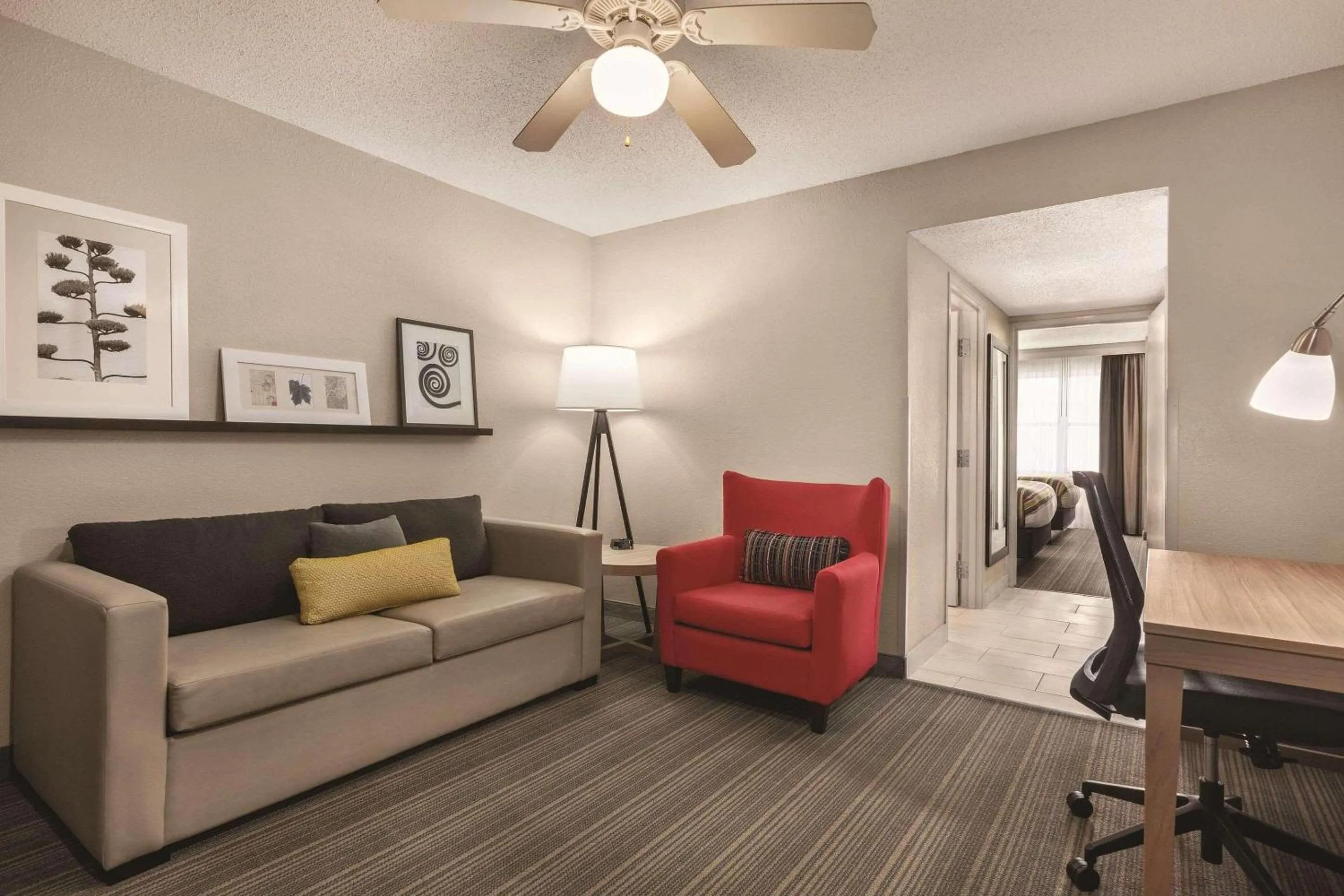 Bedroom in Country Inn & Suites by Radisson, Beaufort West, SC