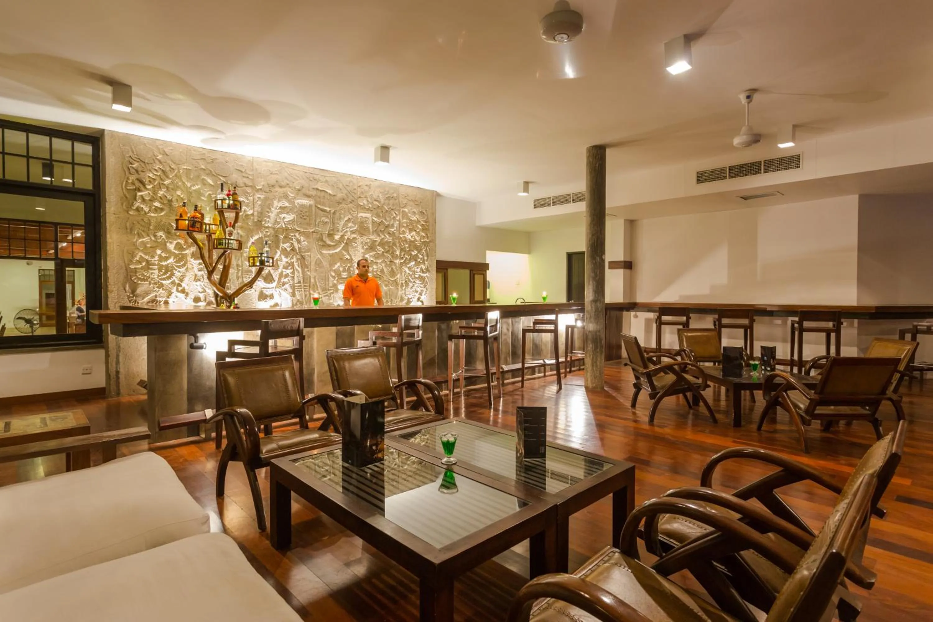 Lounge or bar in Nilaveli Beach Hotel
