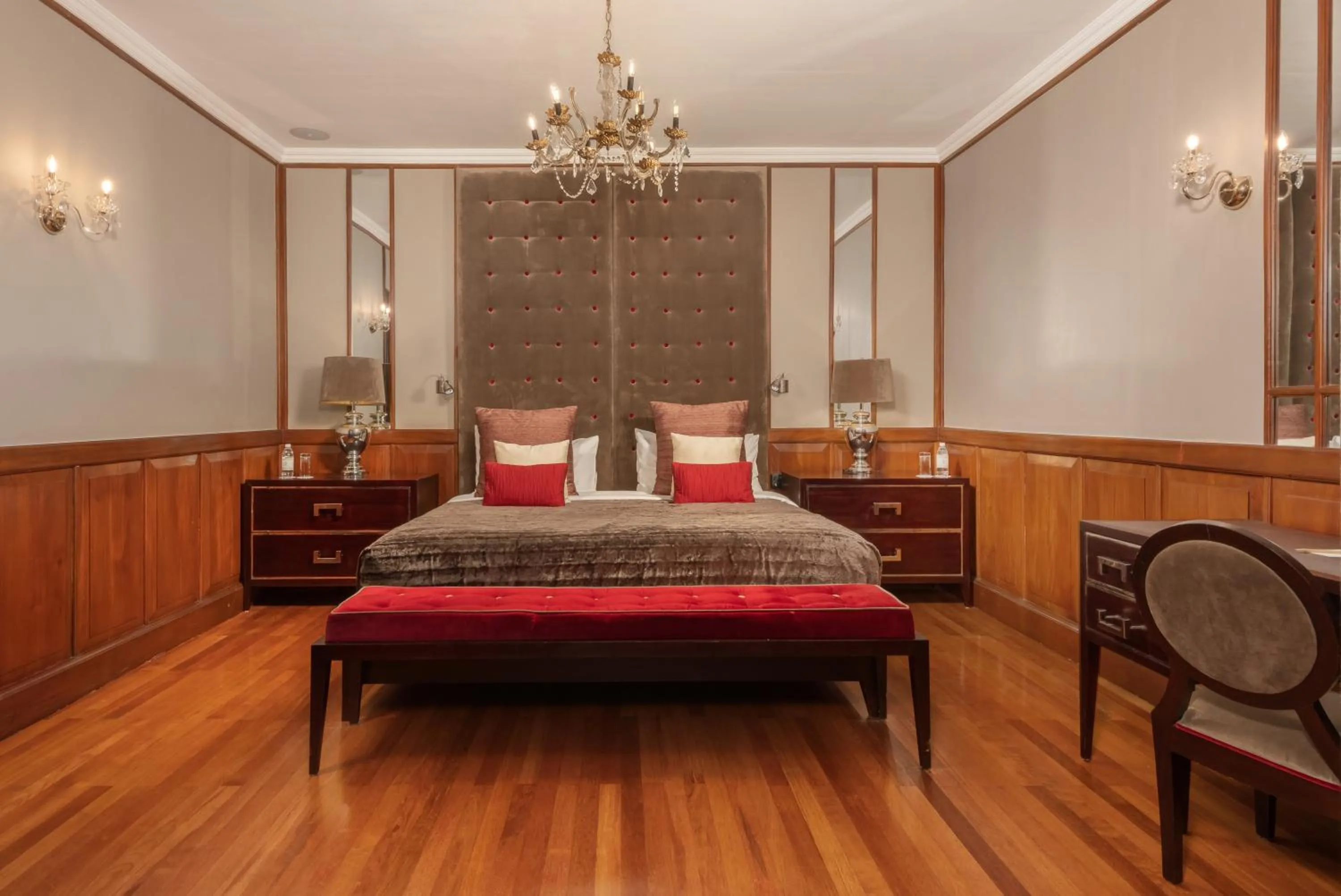 Bed in The Grand Hotel - Heritage Grand