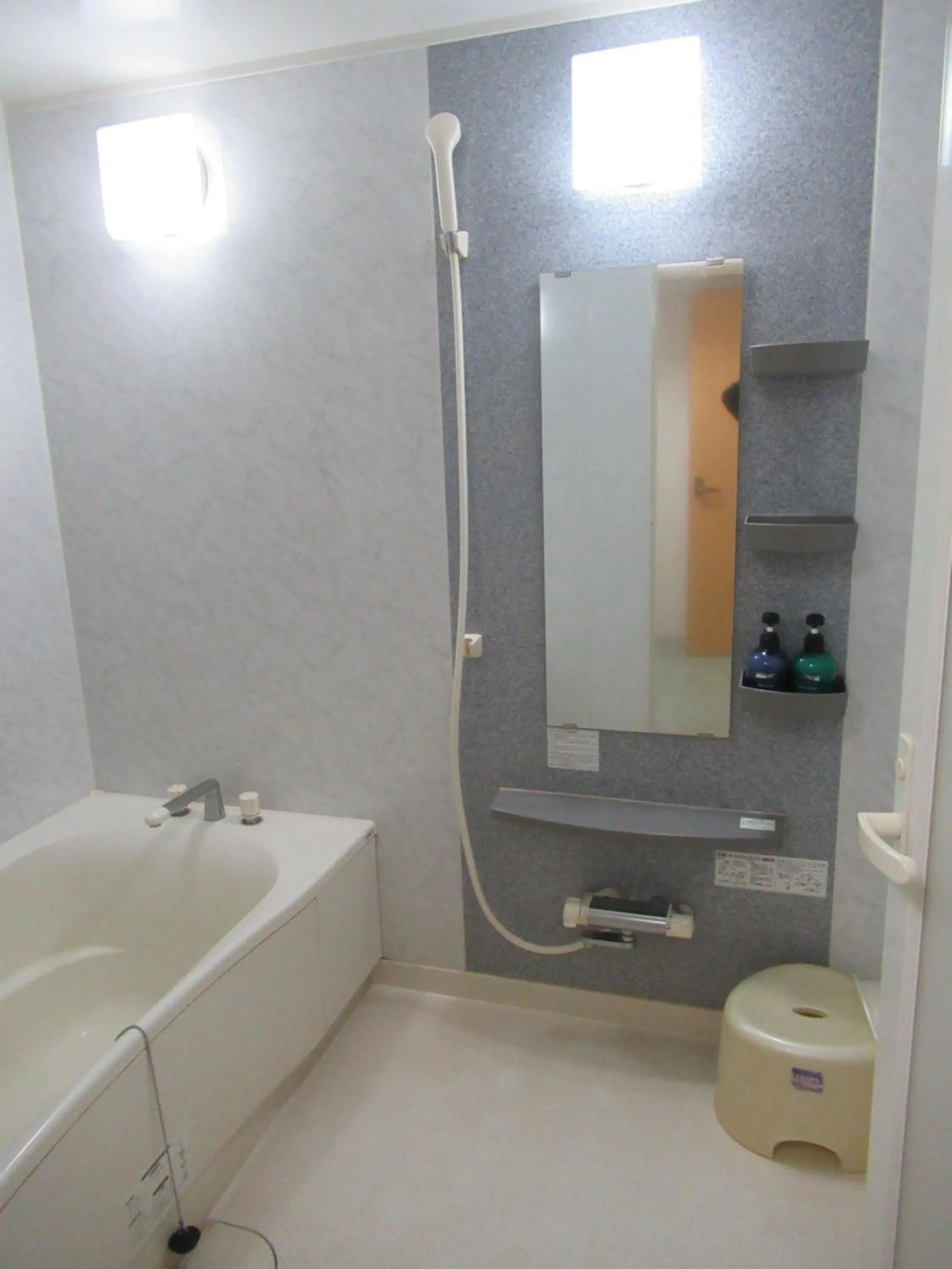 Shower in Tsurusaki Hotel