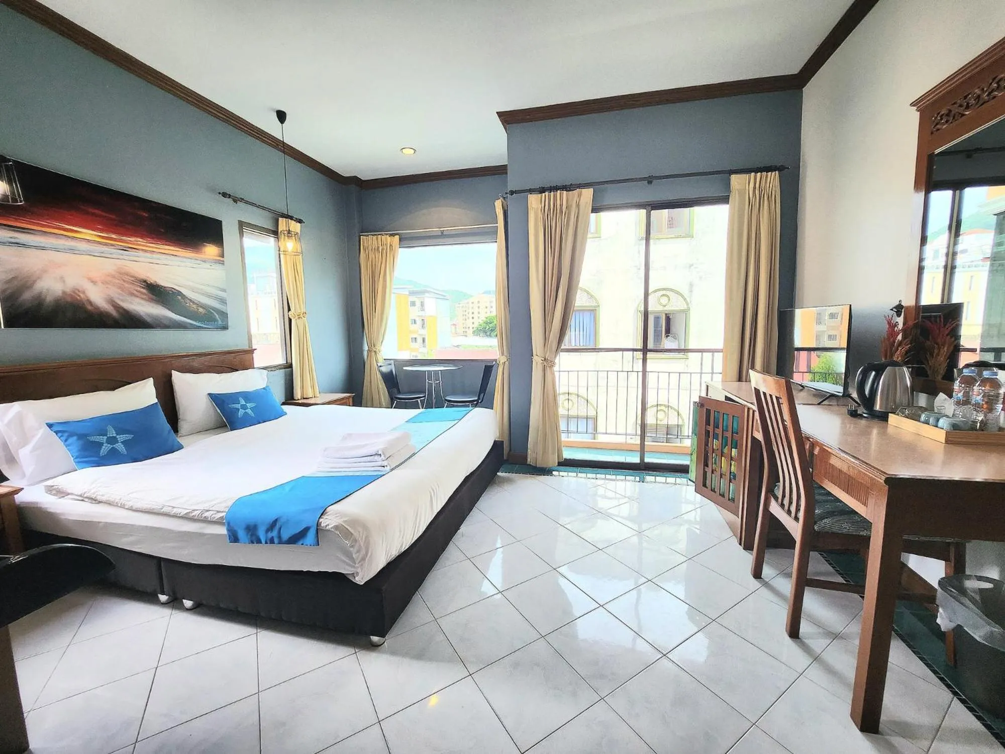 Bedroom, Bed in Sea Front Home Hotel - Patong Beach