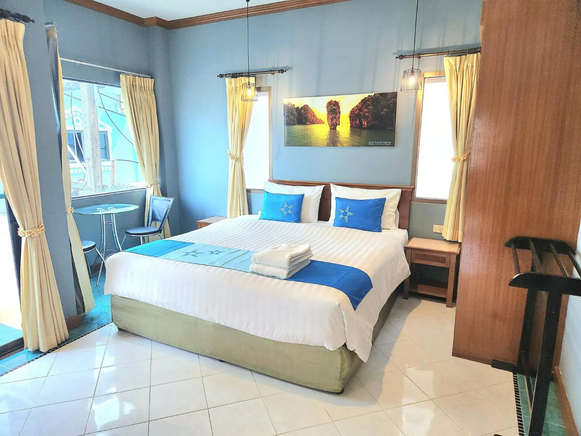 Bedroom, Bed in Sea Front Home Hotel - Patong Beach
