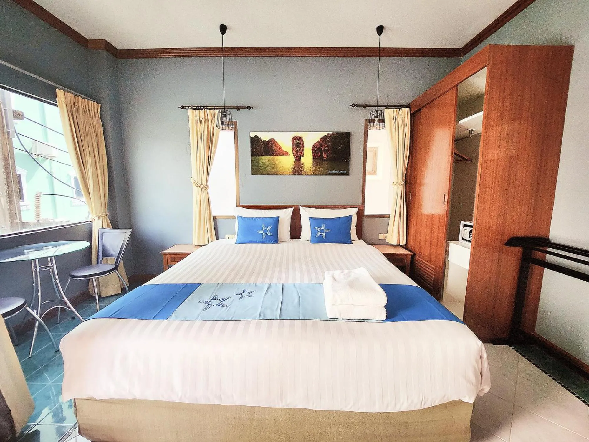 Bedroom, Bed in Sea Front Home Hotel - Patong Beach