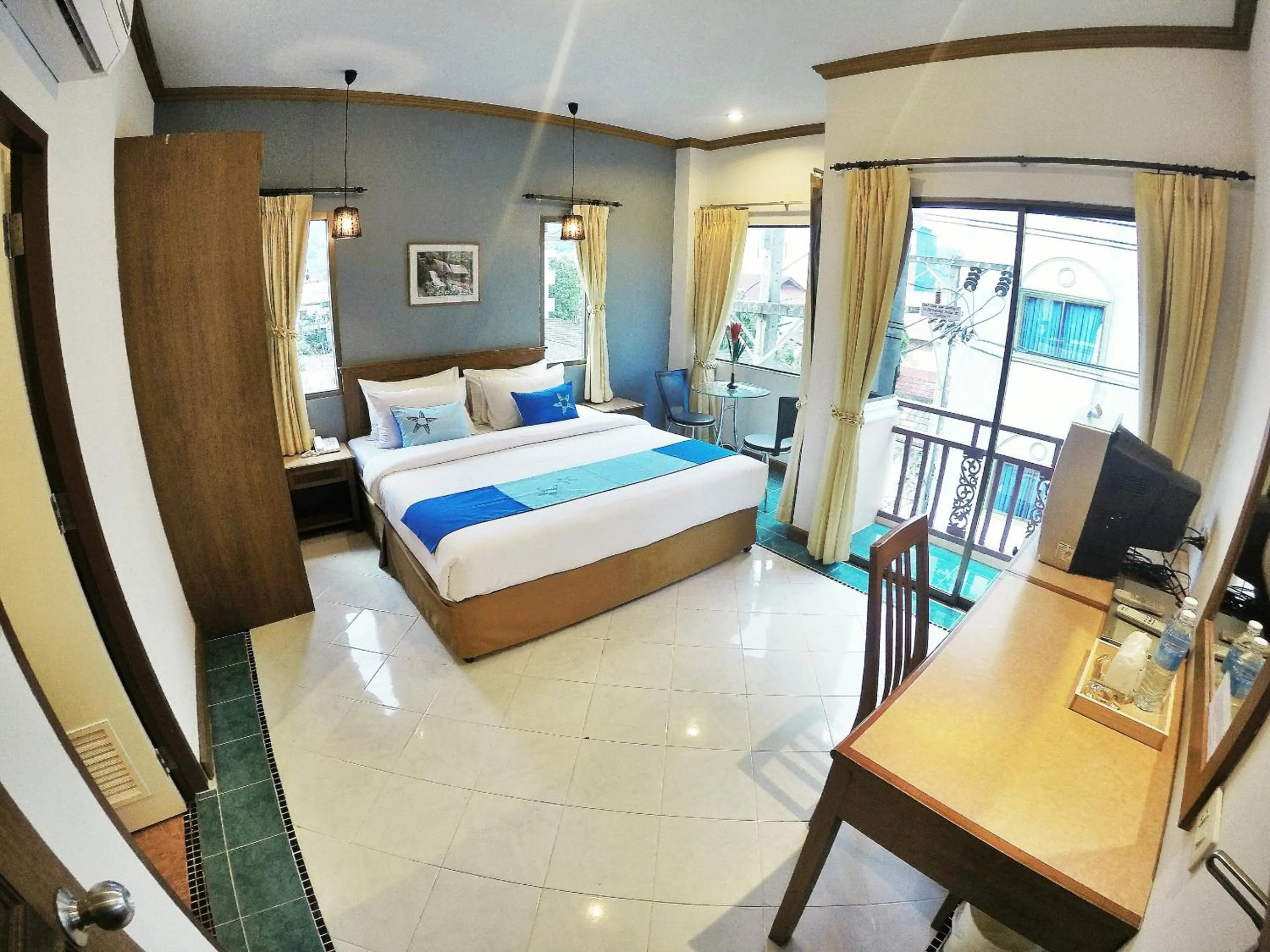 Bedroom, Bed in Sea Front Home Hotel - Patong Beach