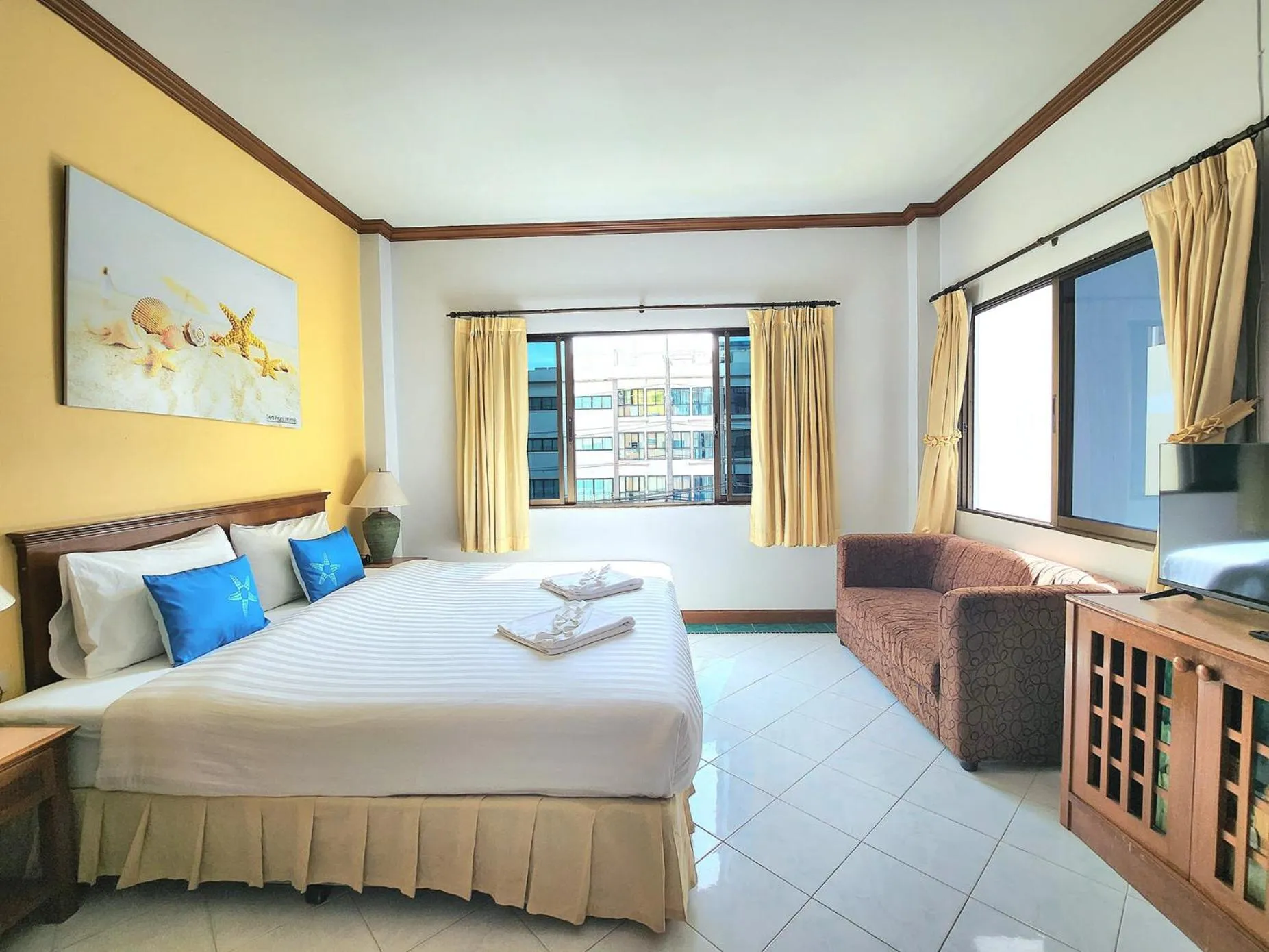 Bedroom, Bed in Sea Front Home Hotel - Patong Beach