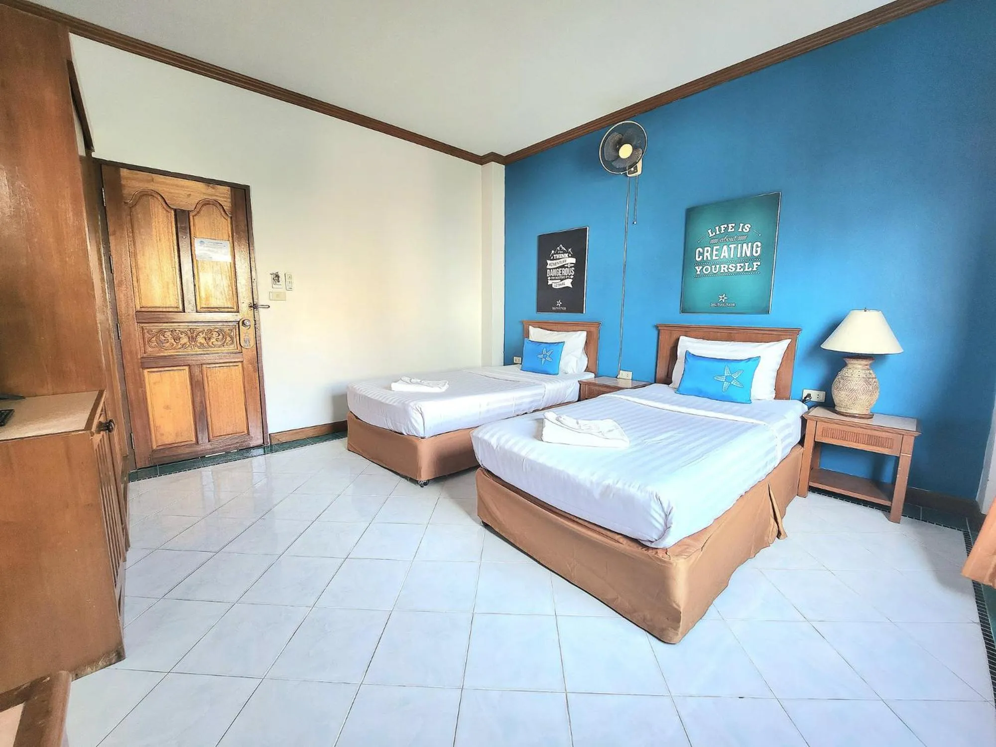 Bedroom, Bed in Sea Front Home Hotel - Patong Beach