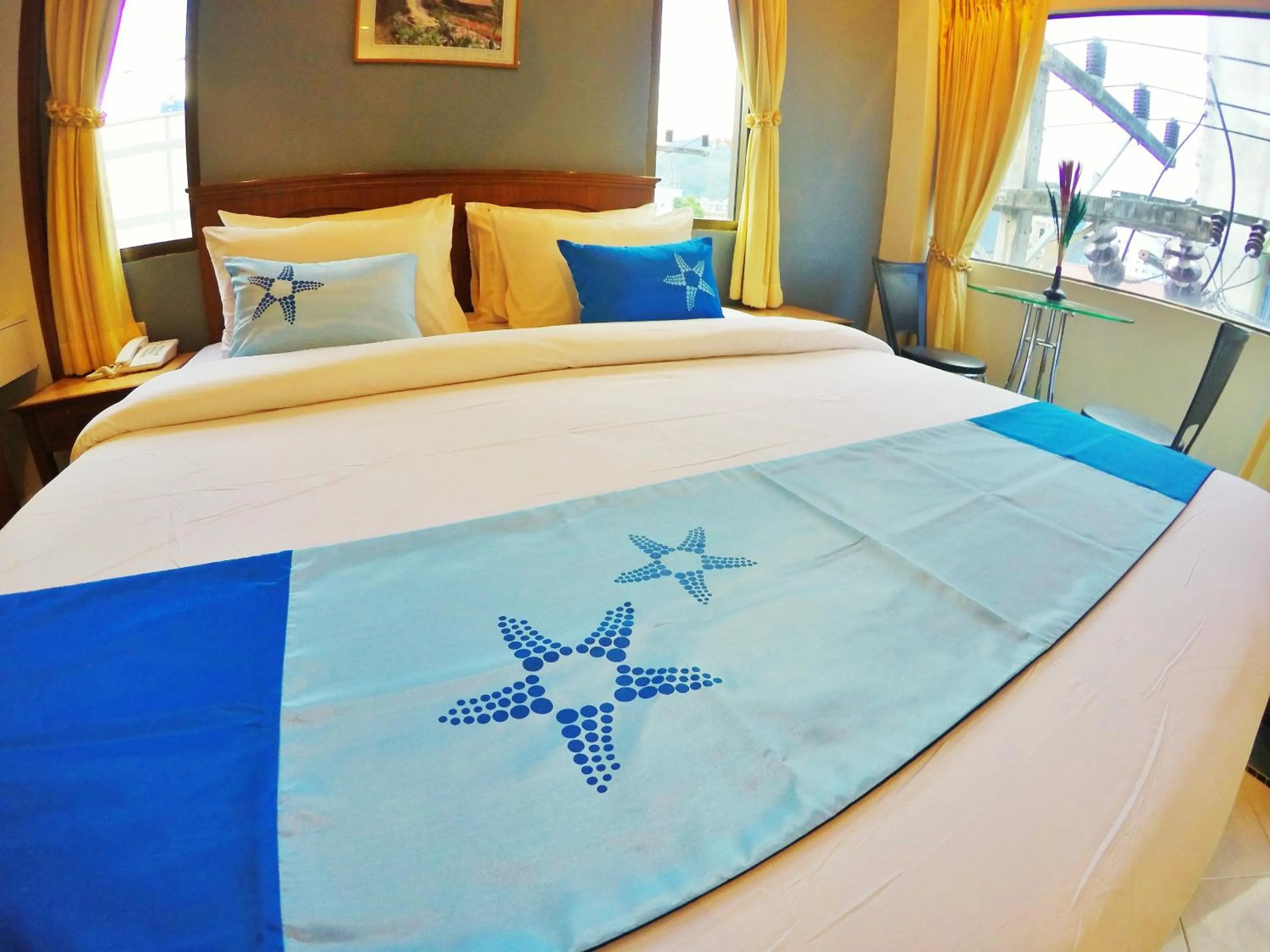 Bed in Sea Front Home Hotel - Patong Beach