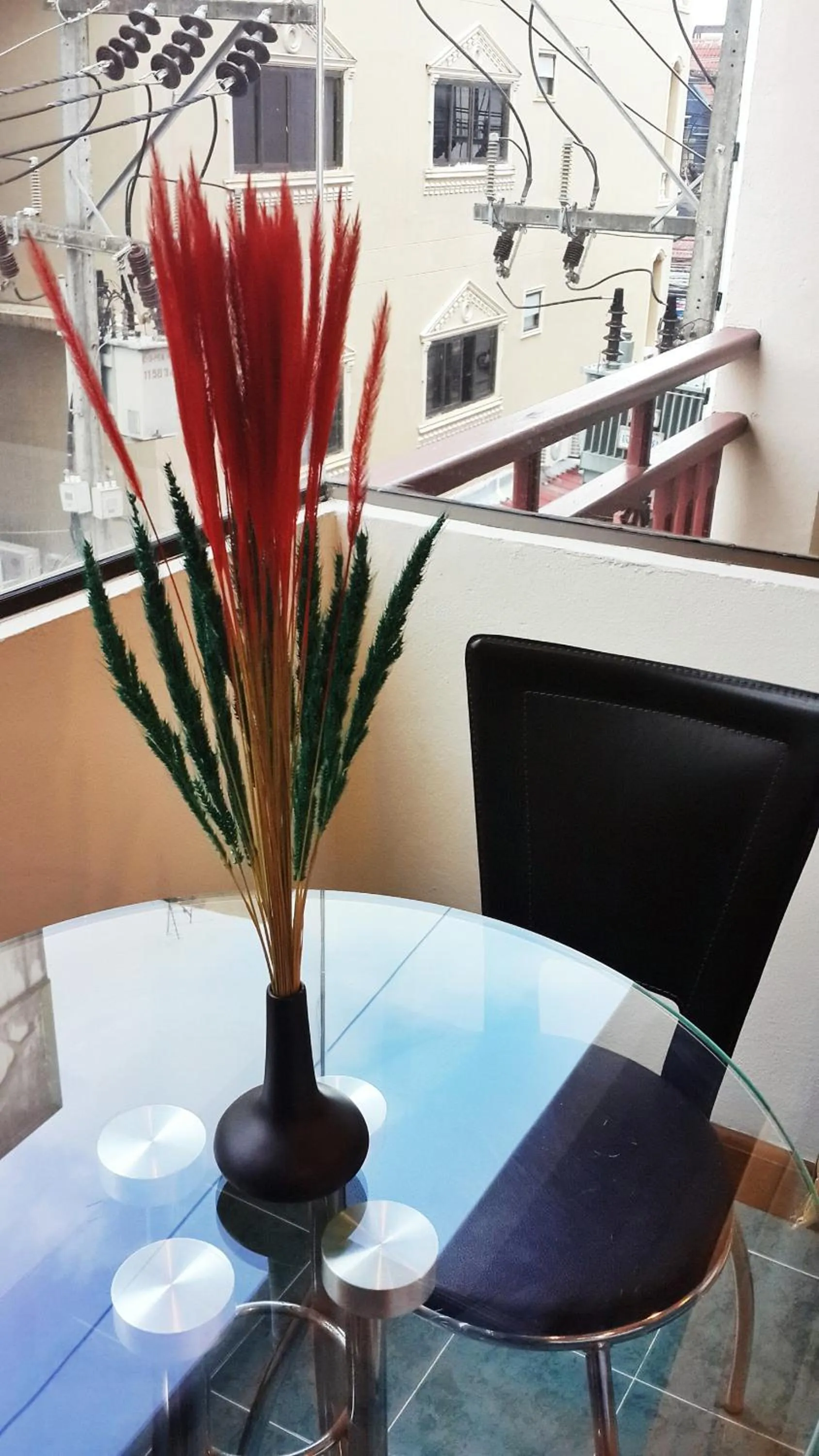 Dining area in Sea Front Home Hotel - Patong Beach