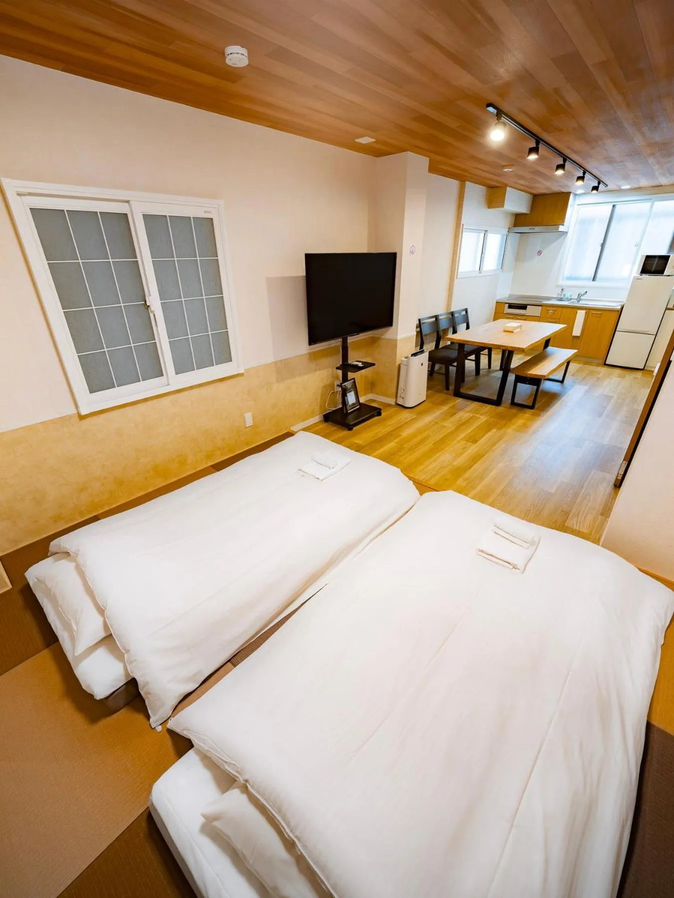 Bed in e-stay namba