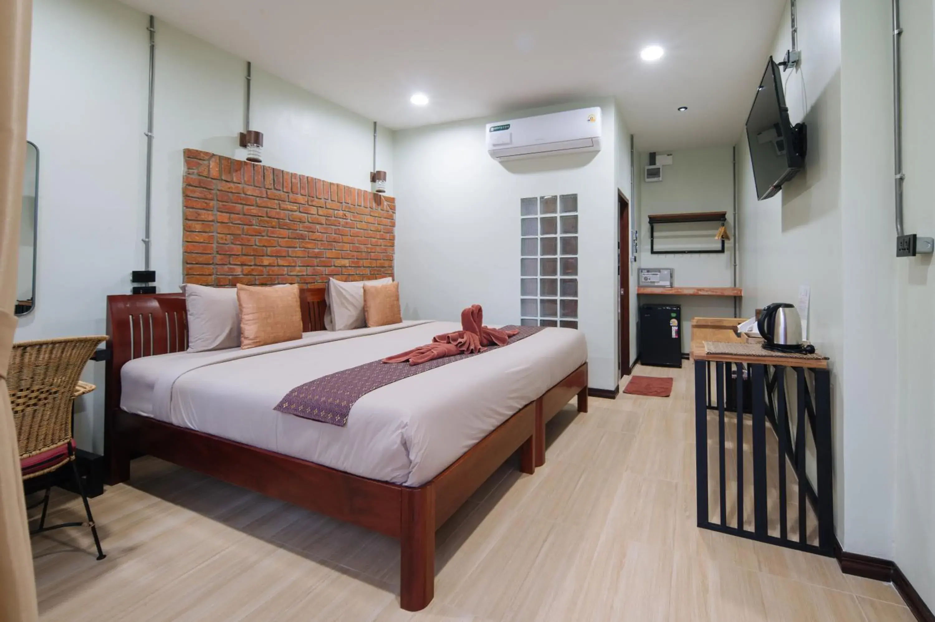 Standard Double Room with Pool View in Pongphen Guesthouse - SHA Plus Certified Standard Double Room with Pool View in Pongphen Guesthouse - SHA Plus Certified