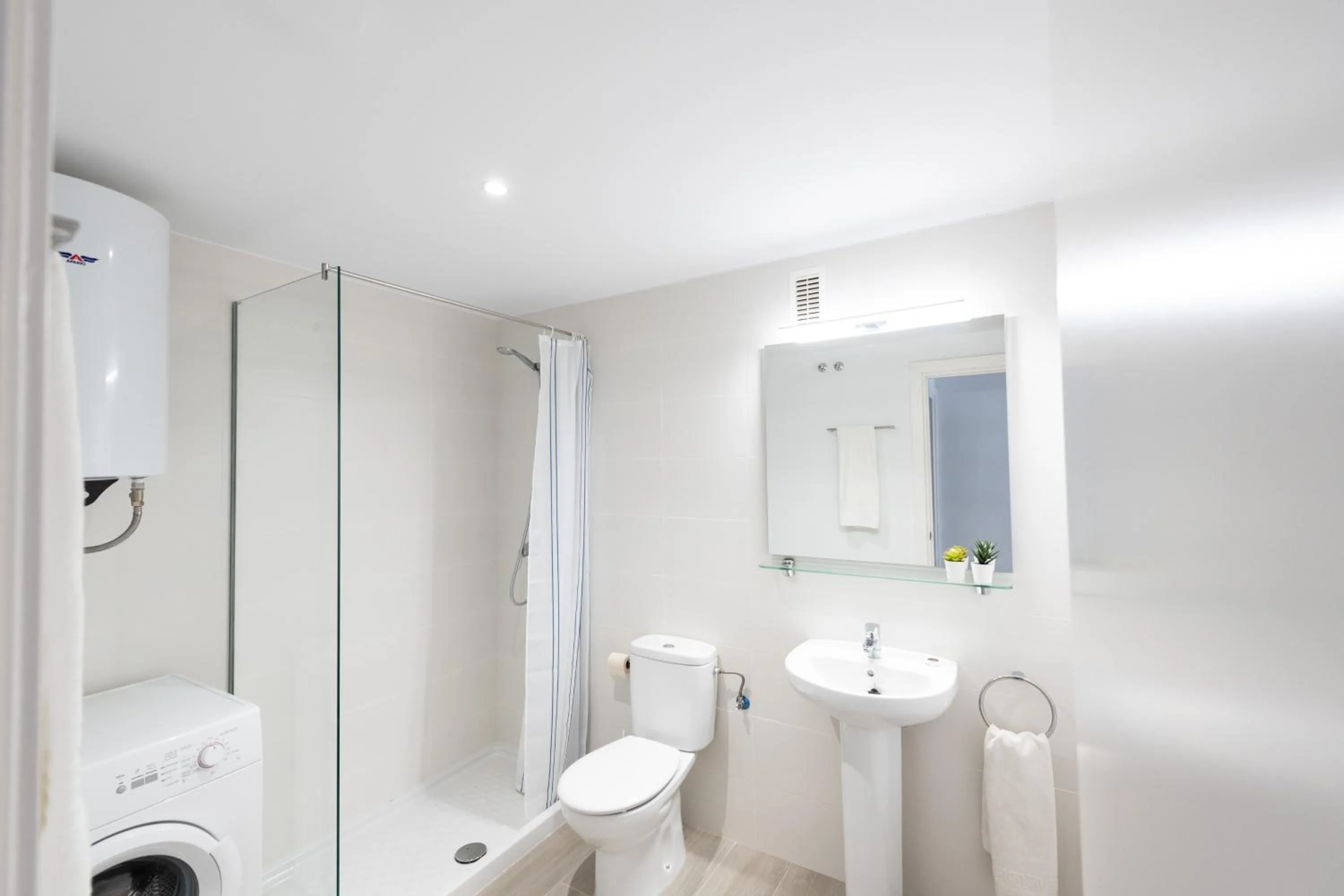 Shower in Apartamentos Marblau