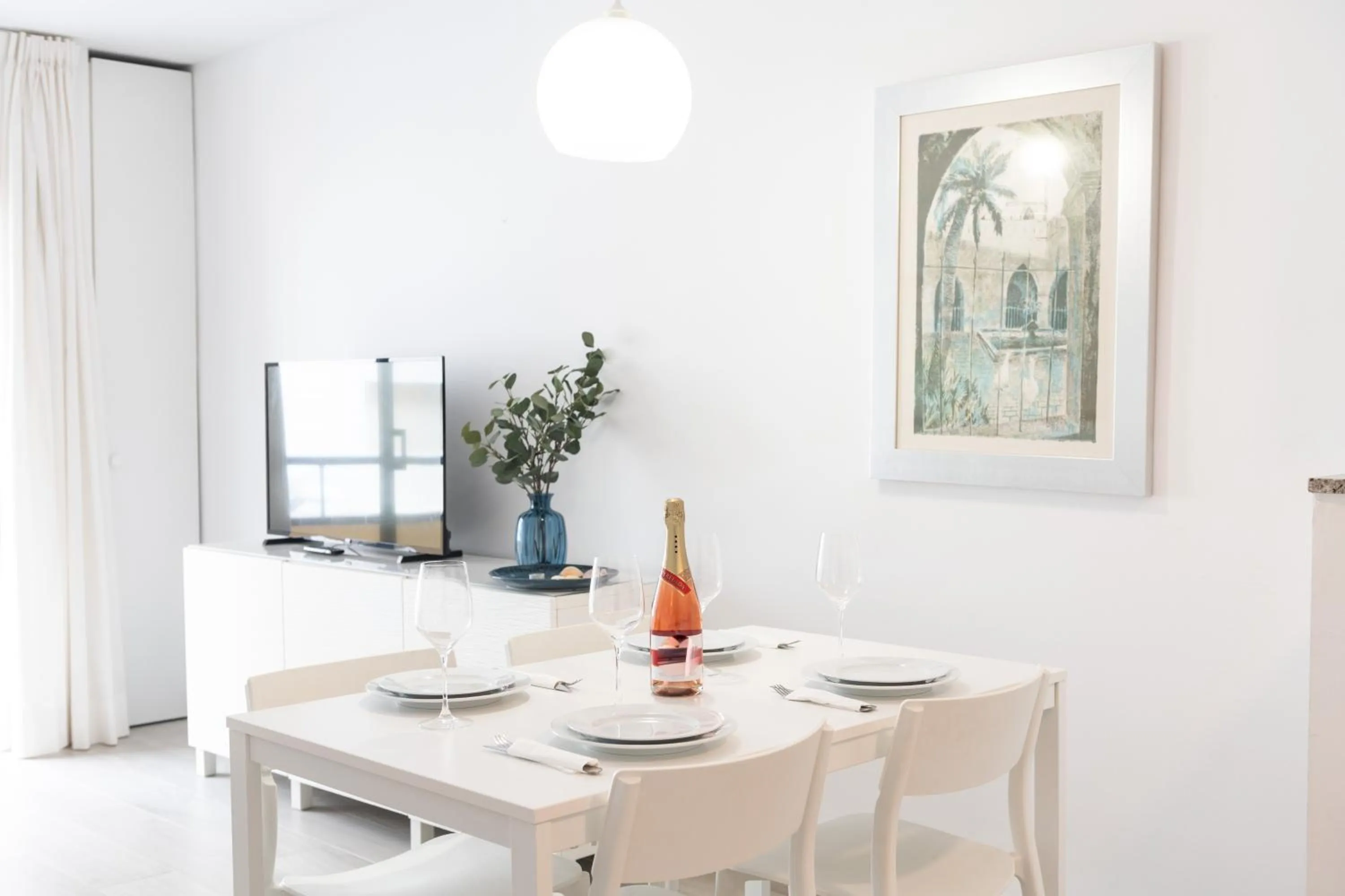 Dining area in Apartamentos Marblau