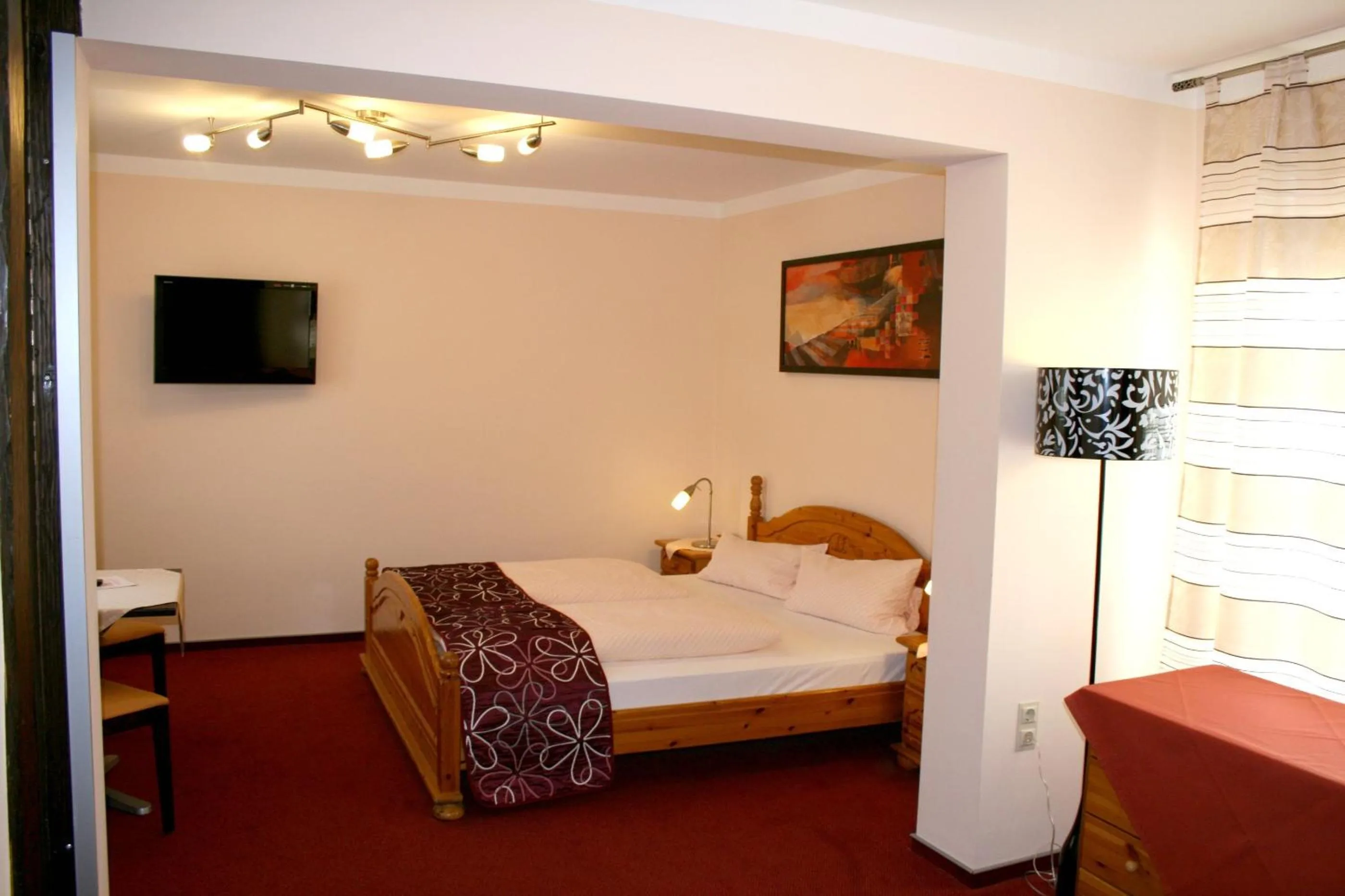 Photo of the whole room, Bed in Hotel & Weinstube Restaurant Filling