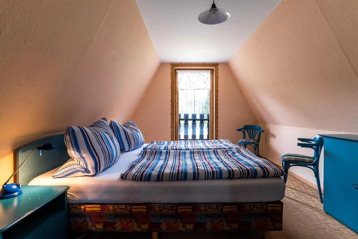 Bedroom, Bed in Landhotel Cafe Prälank