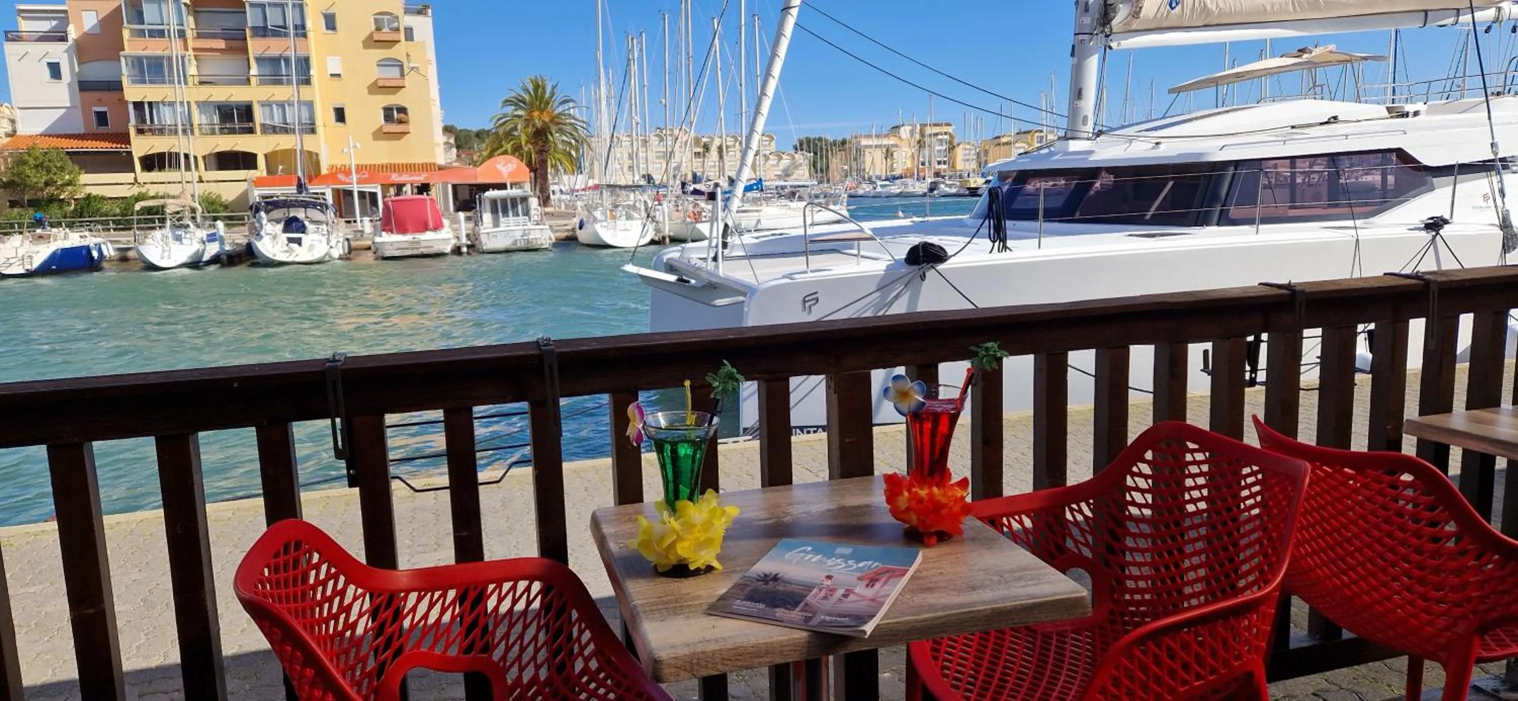 Patio in Hôtel Port Beach