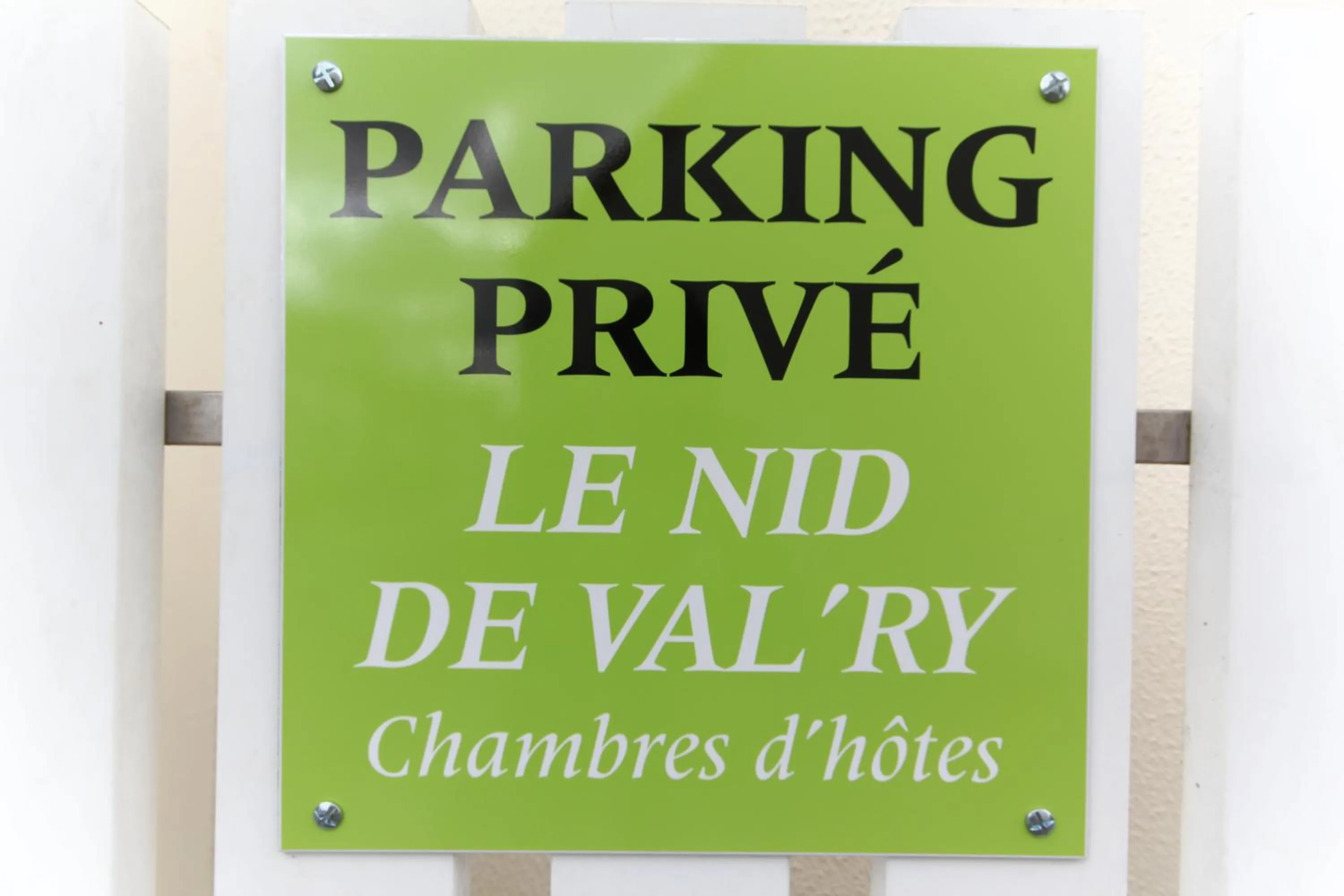 Property building in Le Nid de Val'Ry