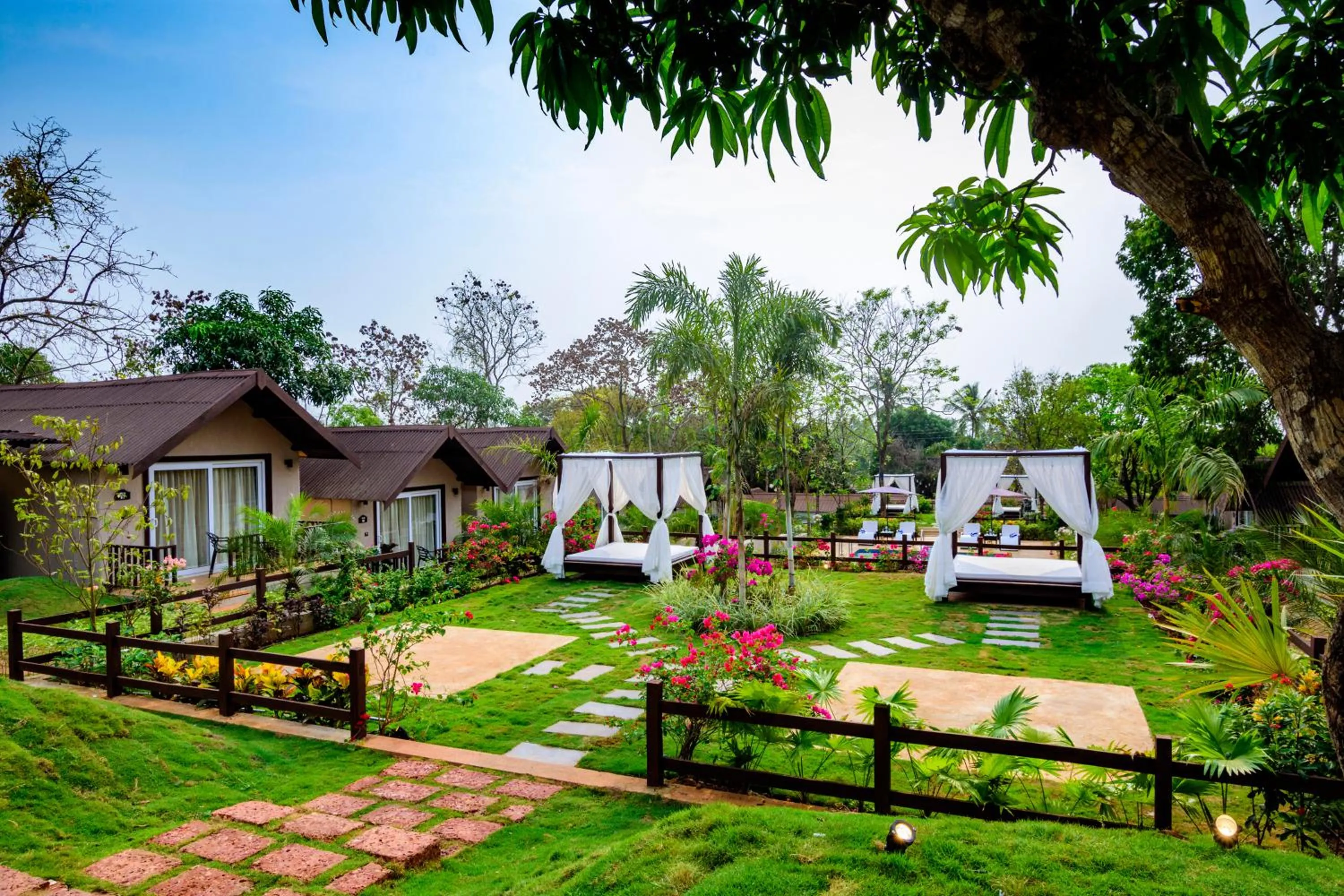 Garden view in Stone Wood Resort, Mandrem