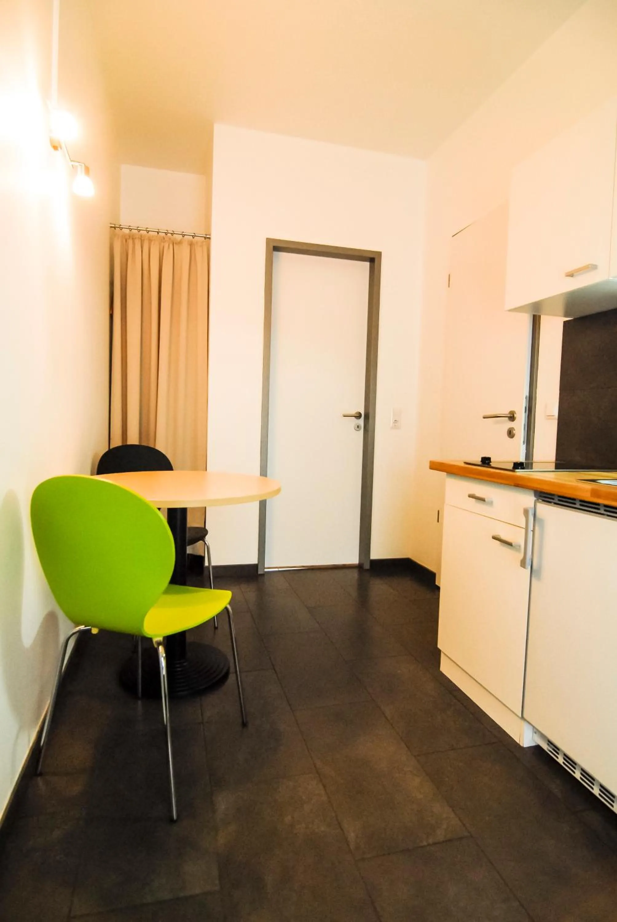 Kitchen or kitchenette in Petul Apart Hotel Am Ruhrbogen