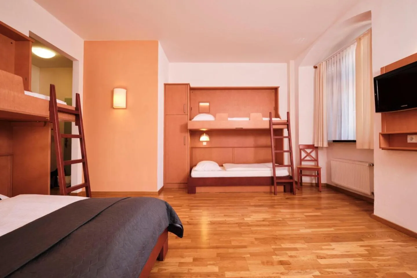 Bed in JUFA Hotel Meersburg am Bodensee