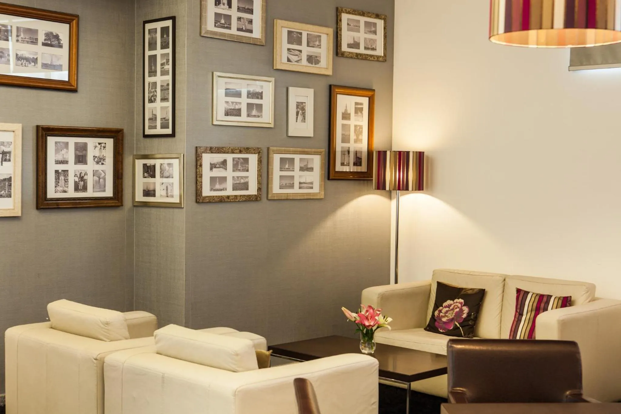 Communal lounge/ TV room in Lux Fatima Park - Hotel, Suites & Residence