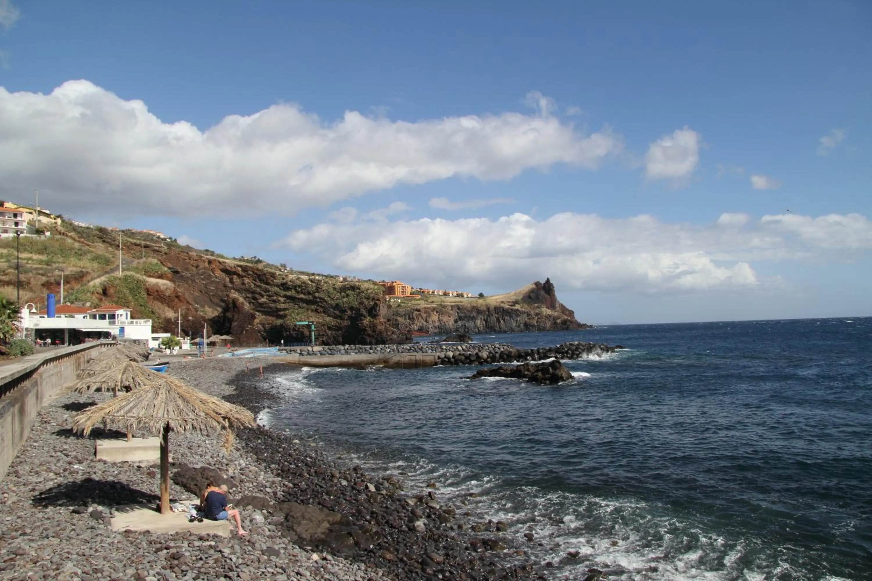 Area and facilities in Canico Bay Apartments