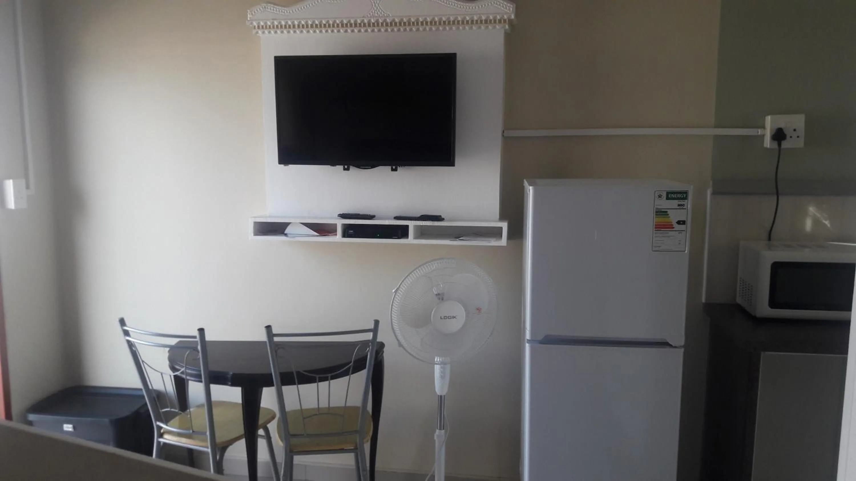 Living room in Emampingeni lodge