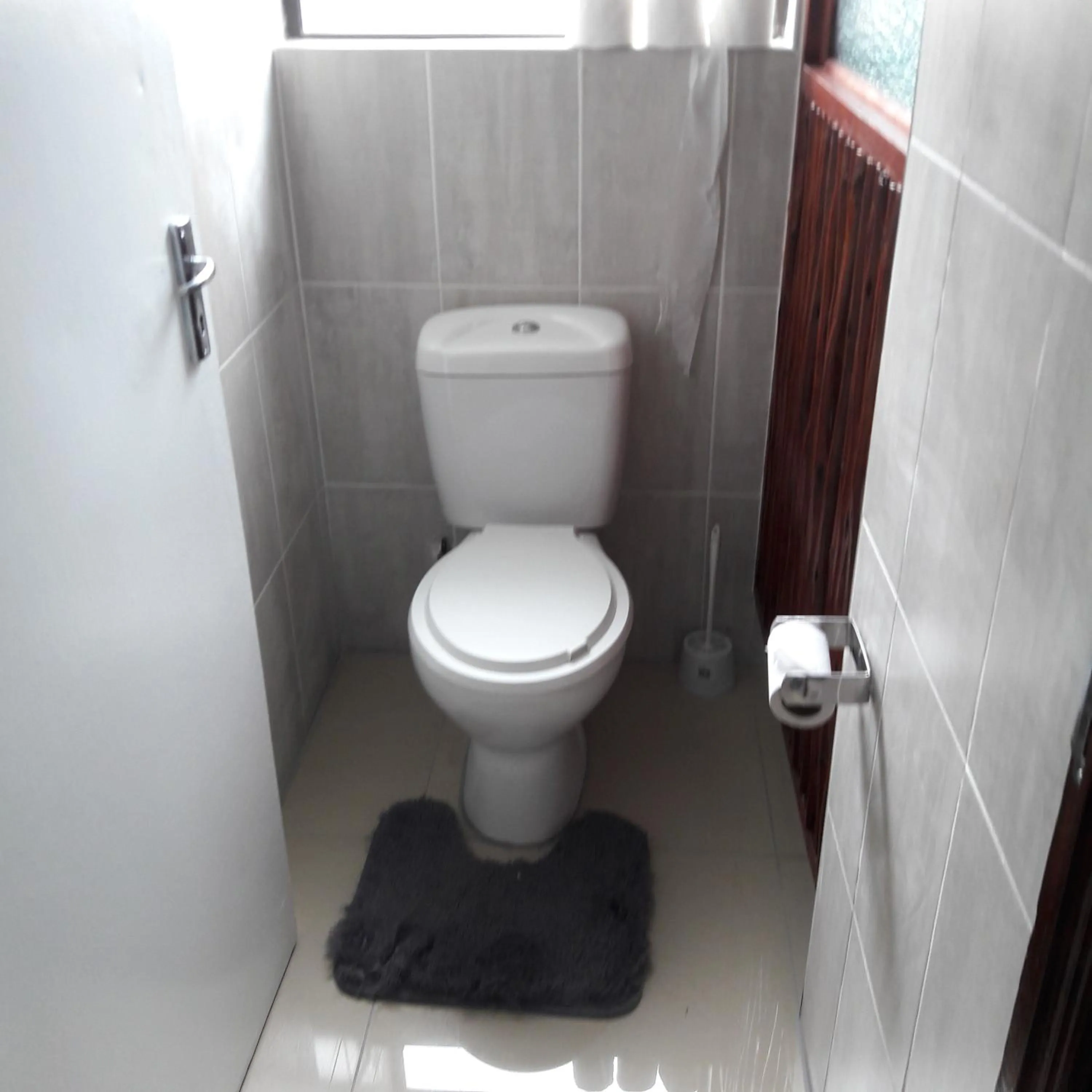 Toilet in Emampingeni lodge