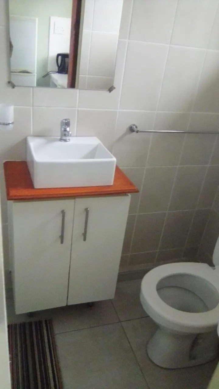 Bathroom in Emampingeni lodge