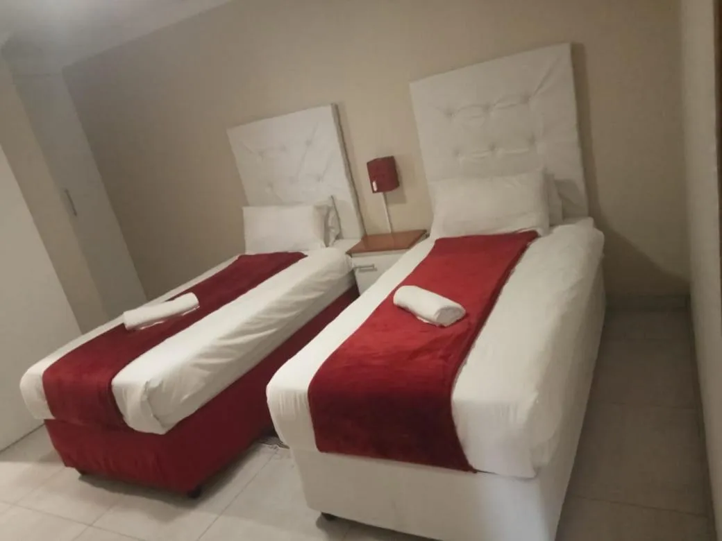 Bed in Emampingeni lodge