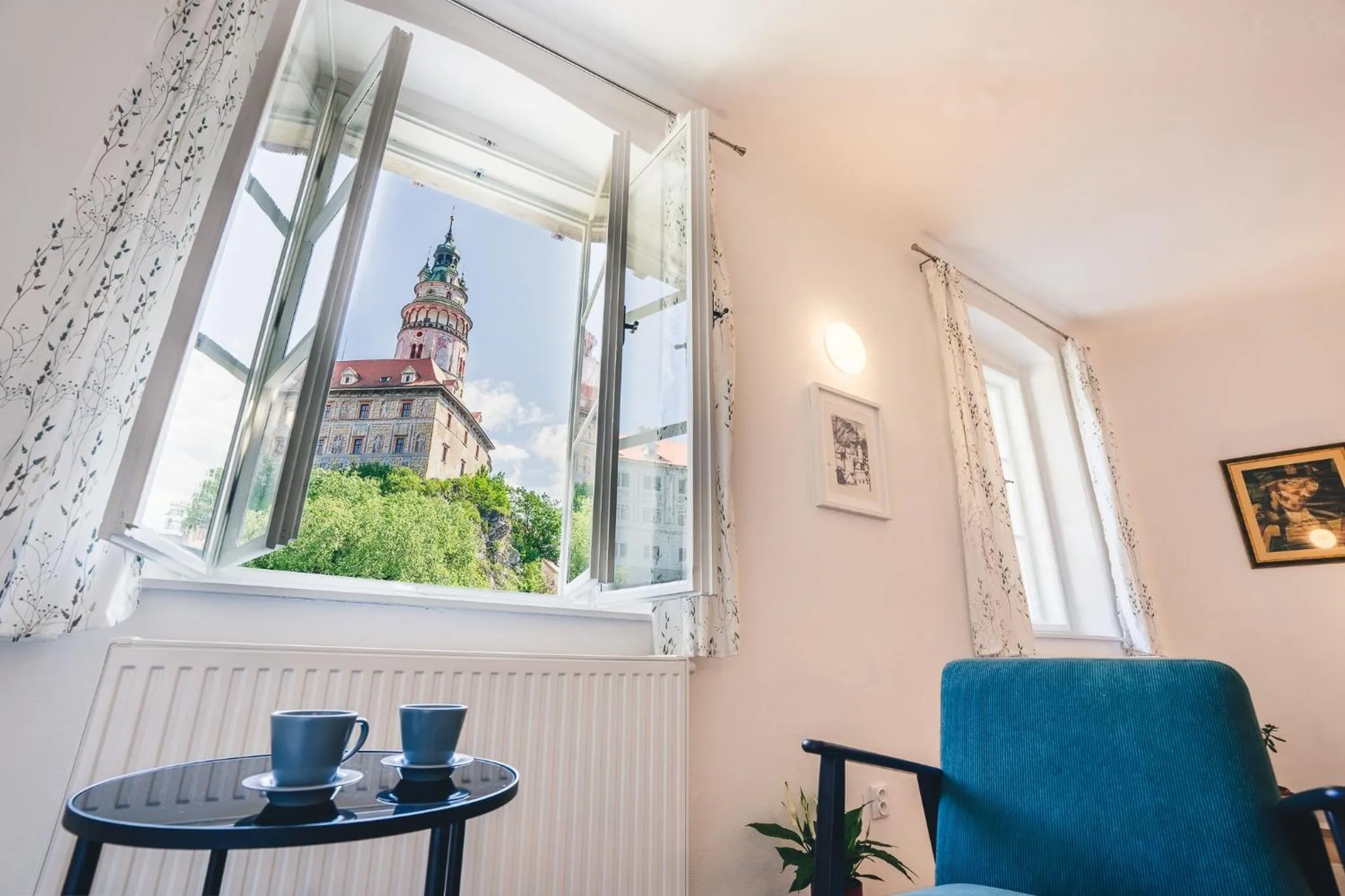 Seating area in Downtown Apartments